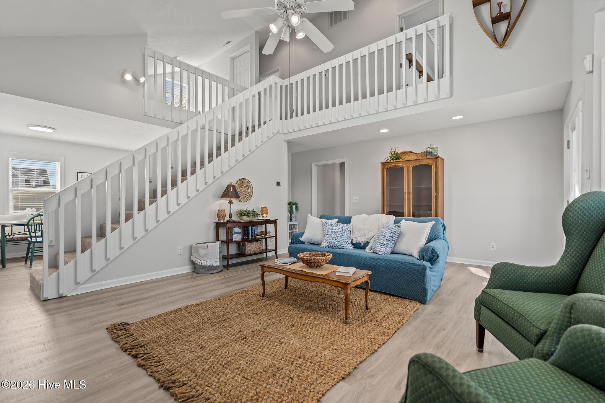 100562748 | Photo 46