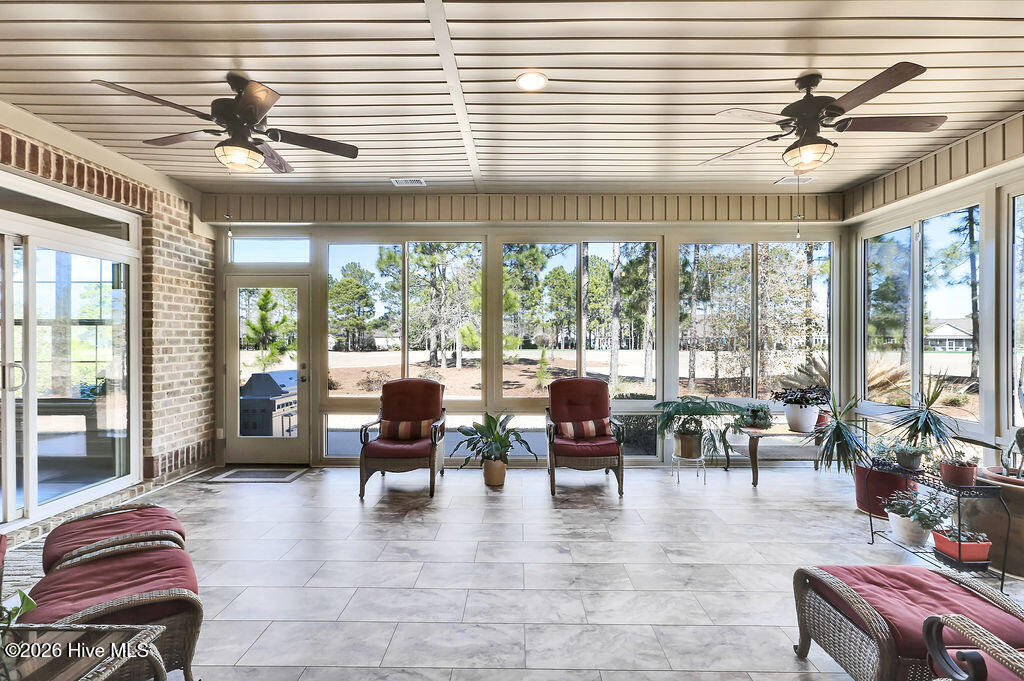 100554017 | Photo 19