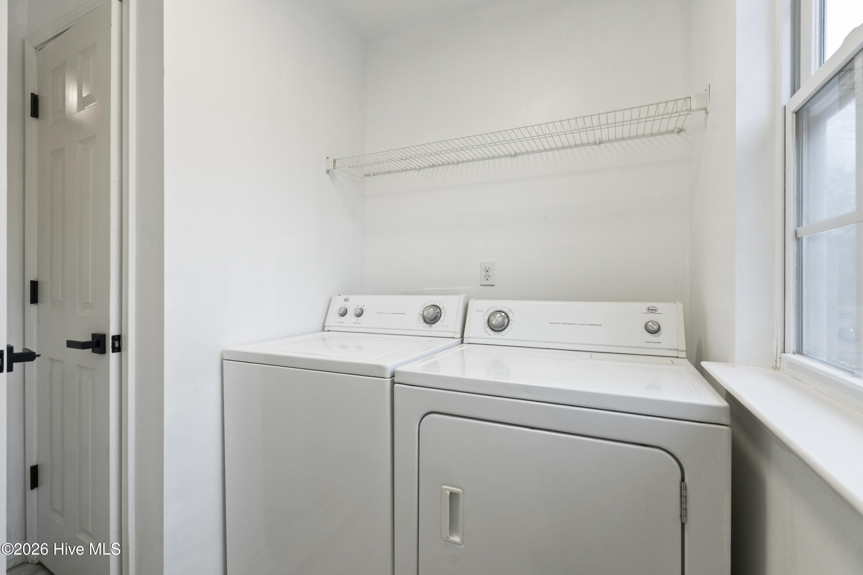 100557847 | Photo 30