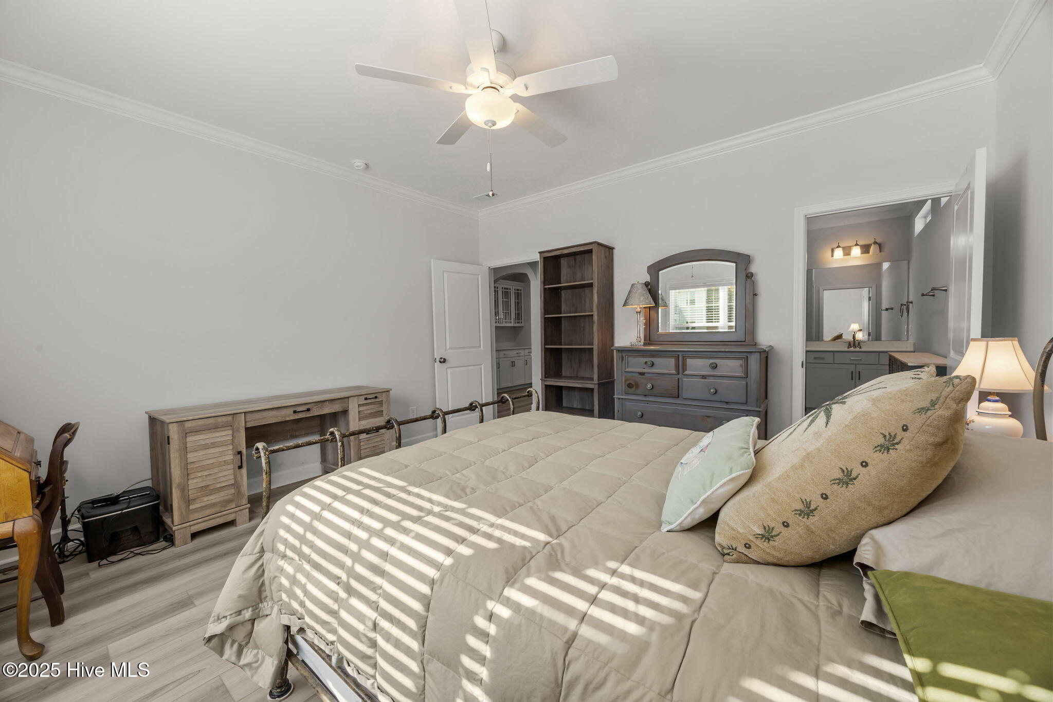 100542295 | Photo 30