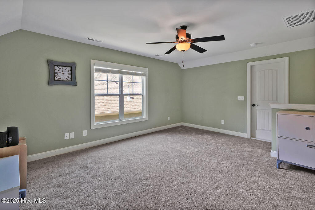 100527649 | Photo 36