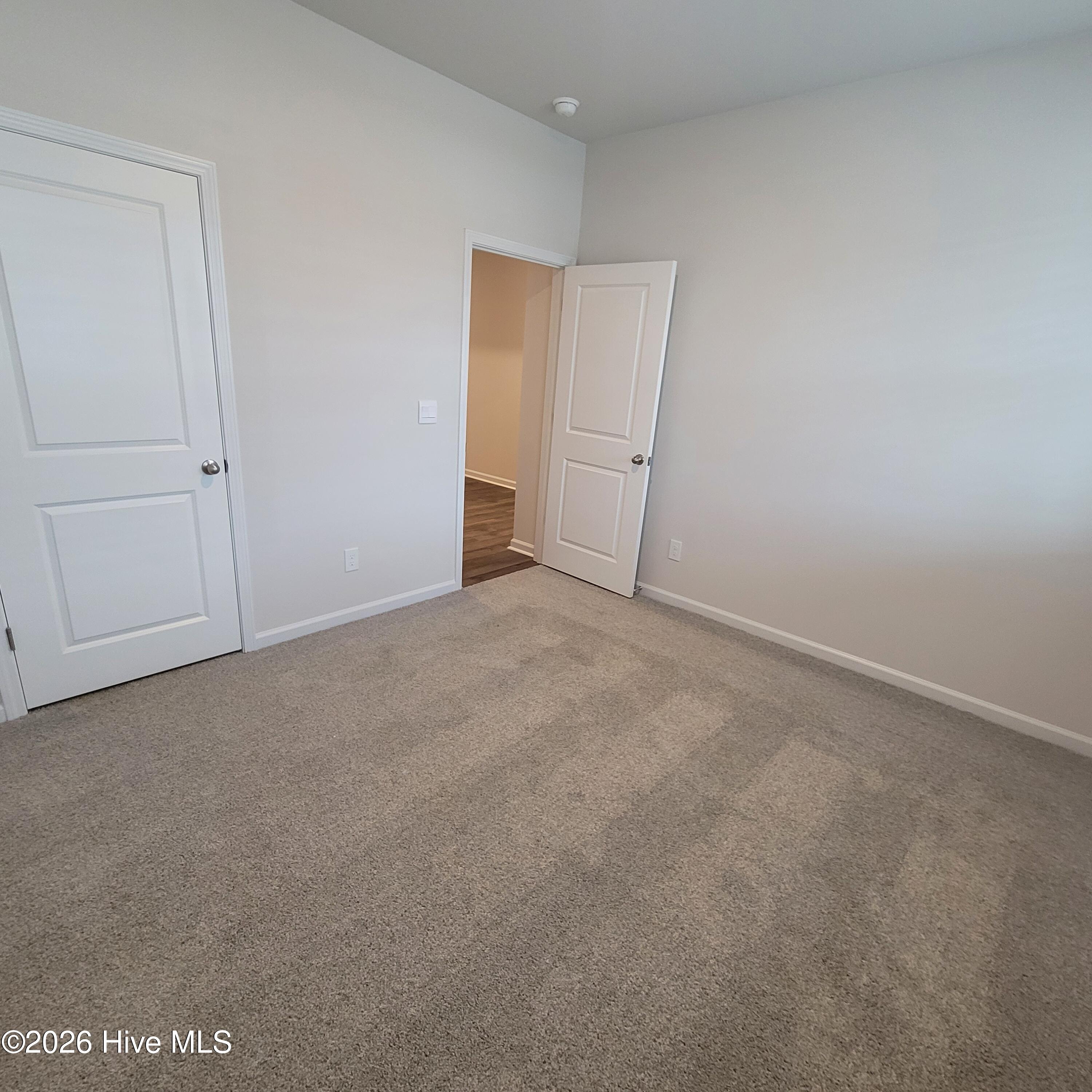 100553677 | Photo 17