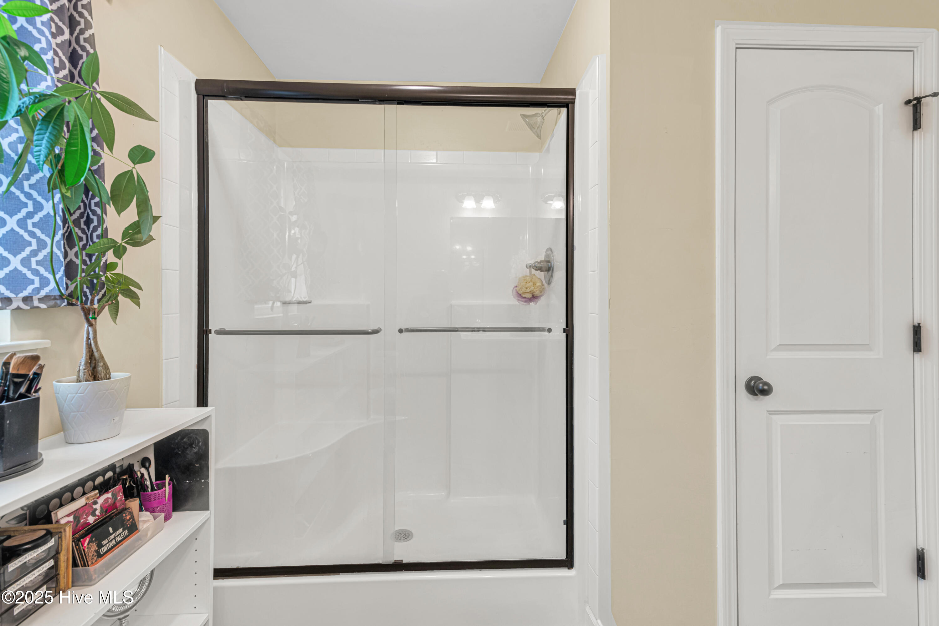 100531224 | Photo 44