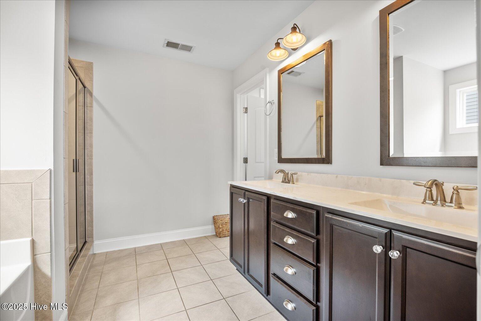 100530292 | Photo 29