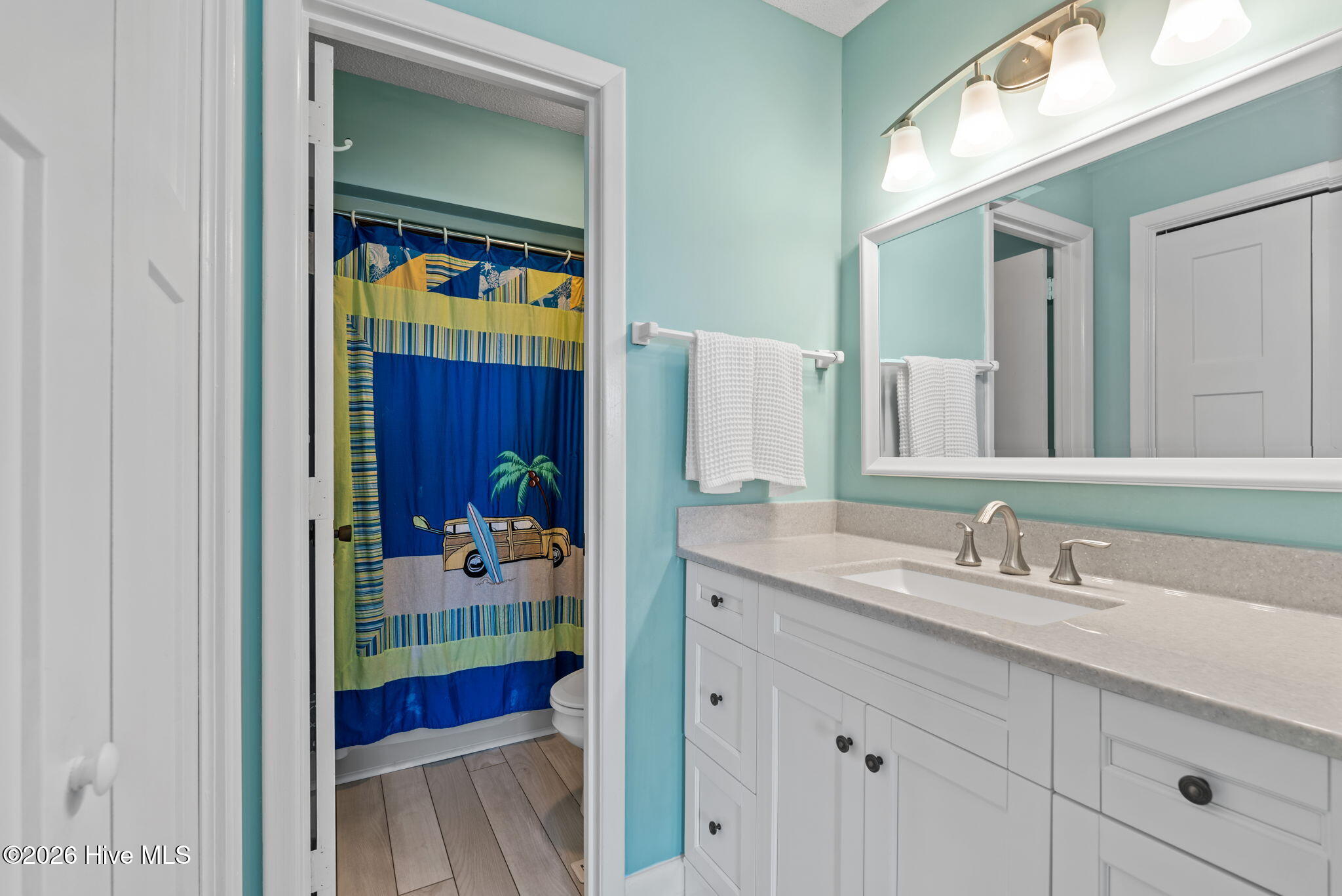 100565484 | Photo 14