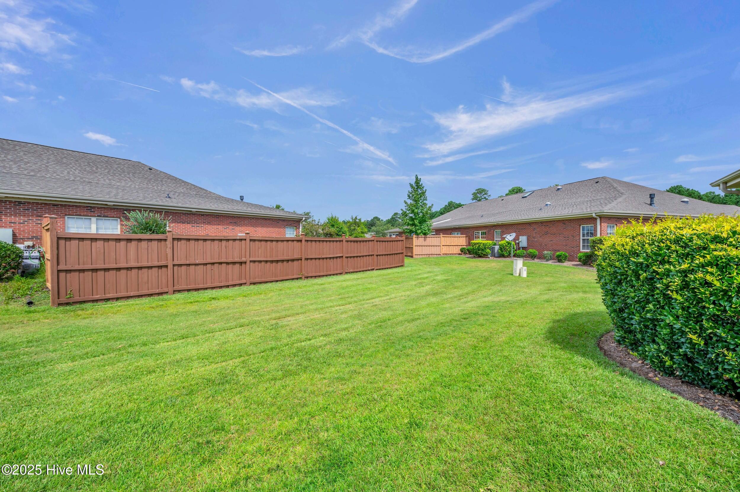 100564628 | Photo 38