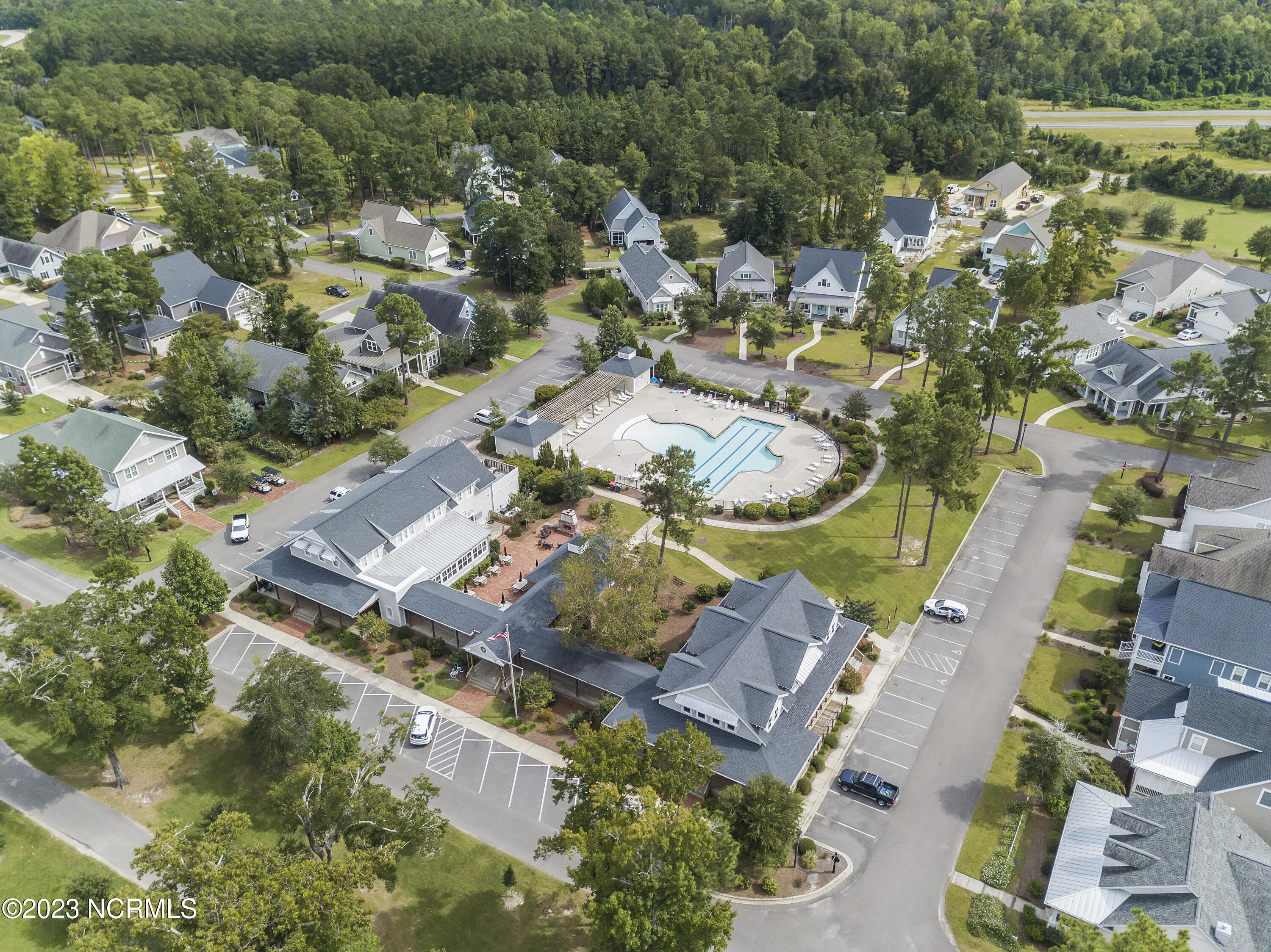 100568046 | Photo 88