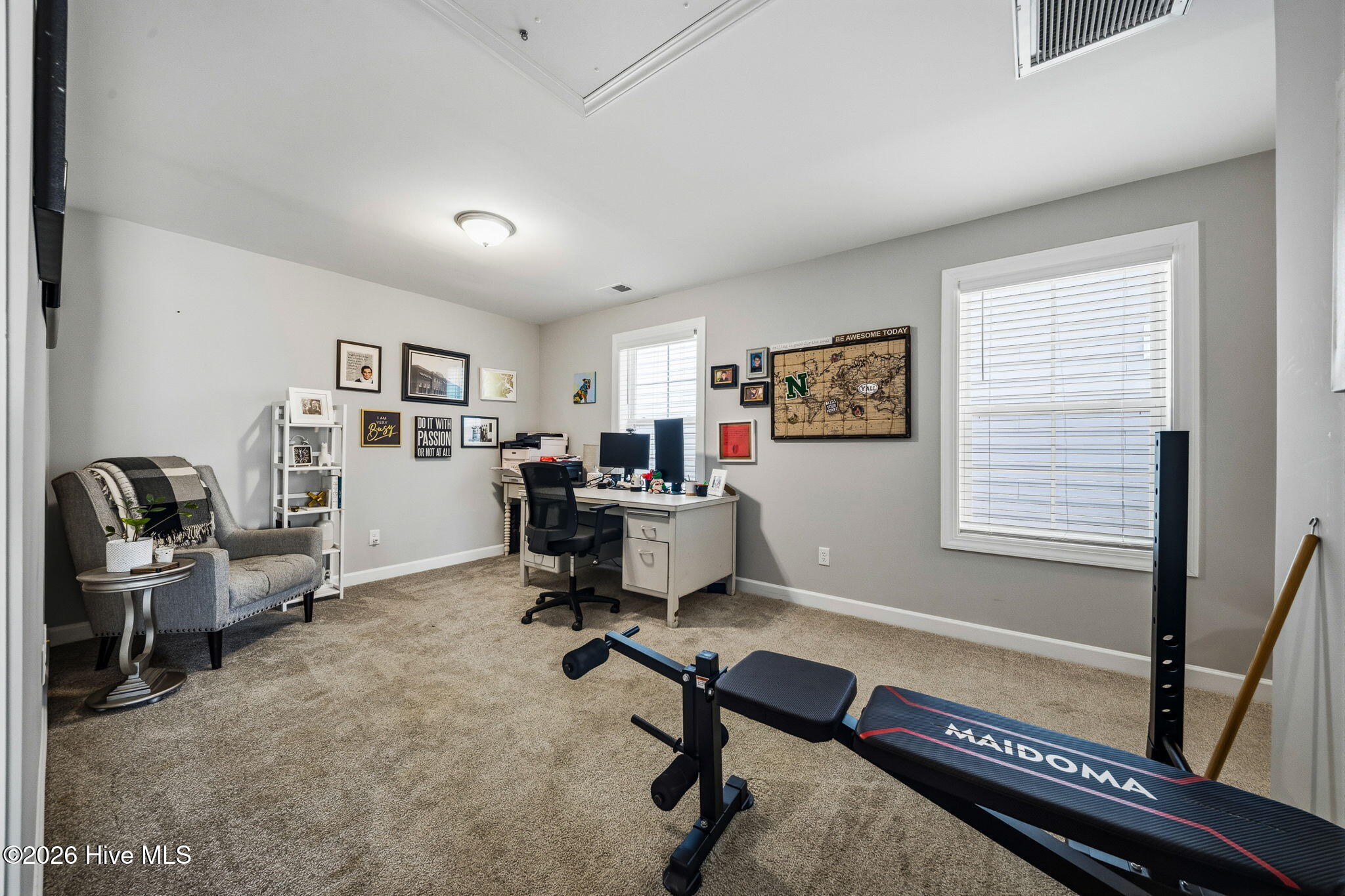 100563185 | Photo 33