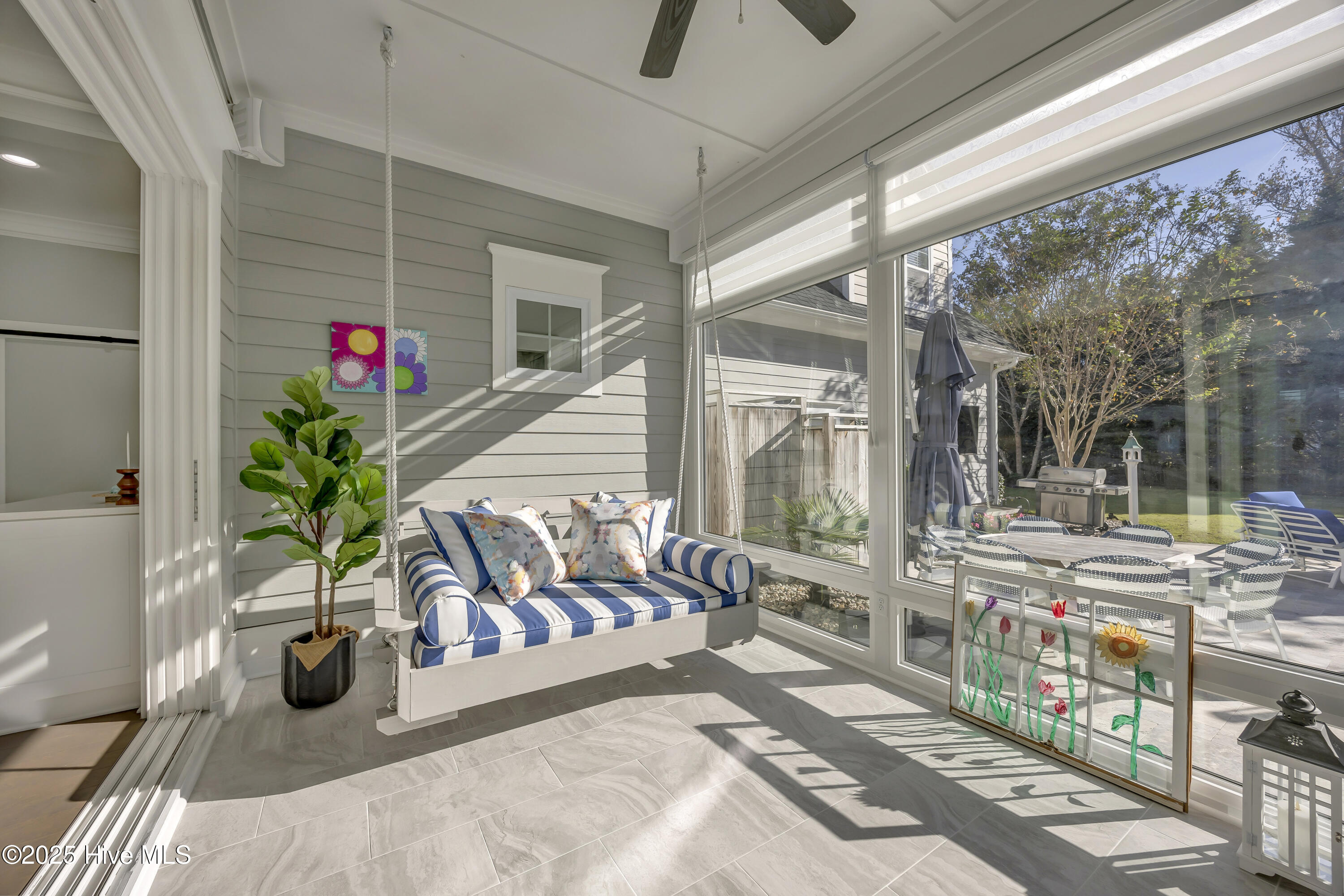 100538273 | Photo 24