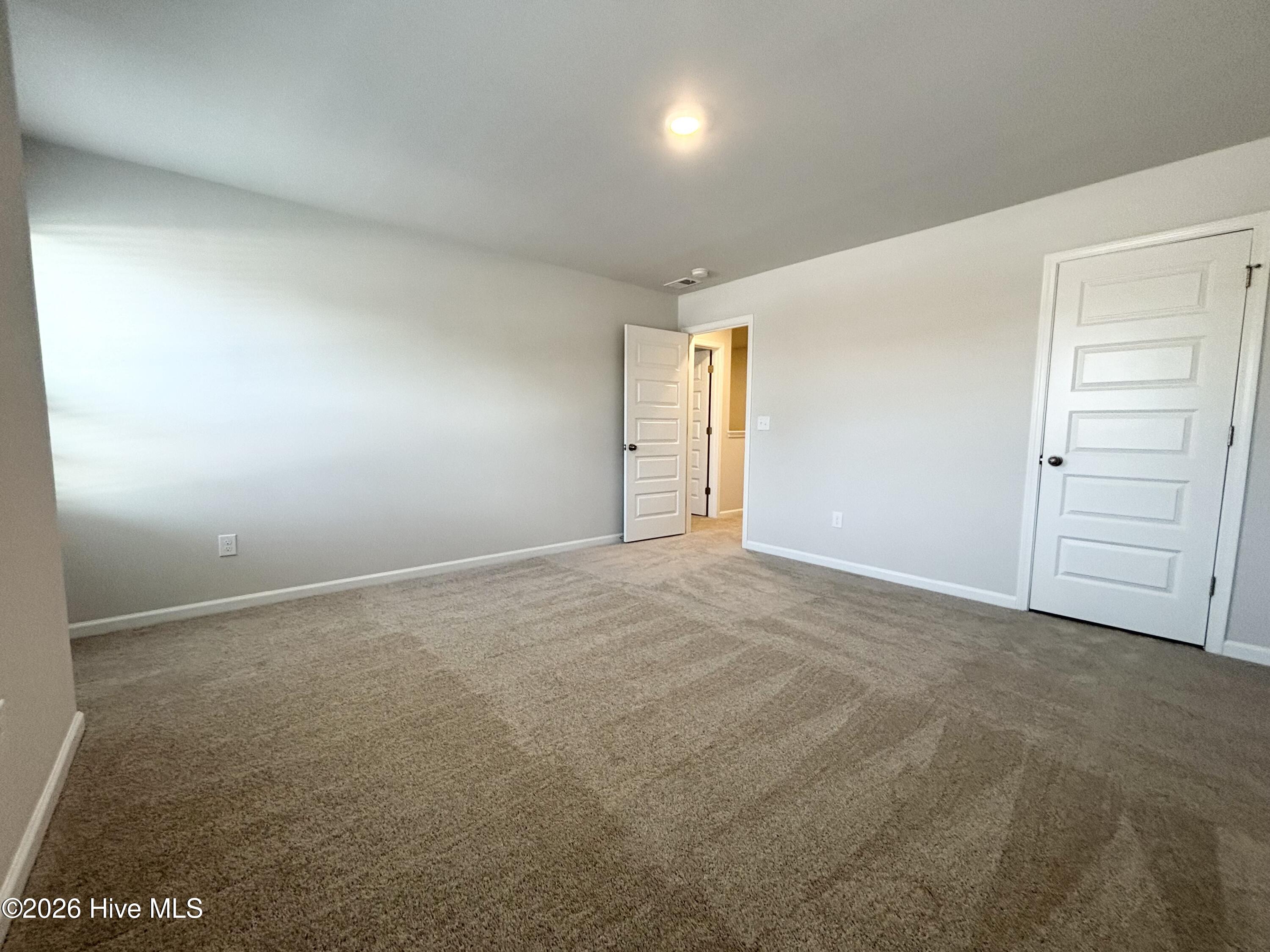 100553686 | Photo 27