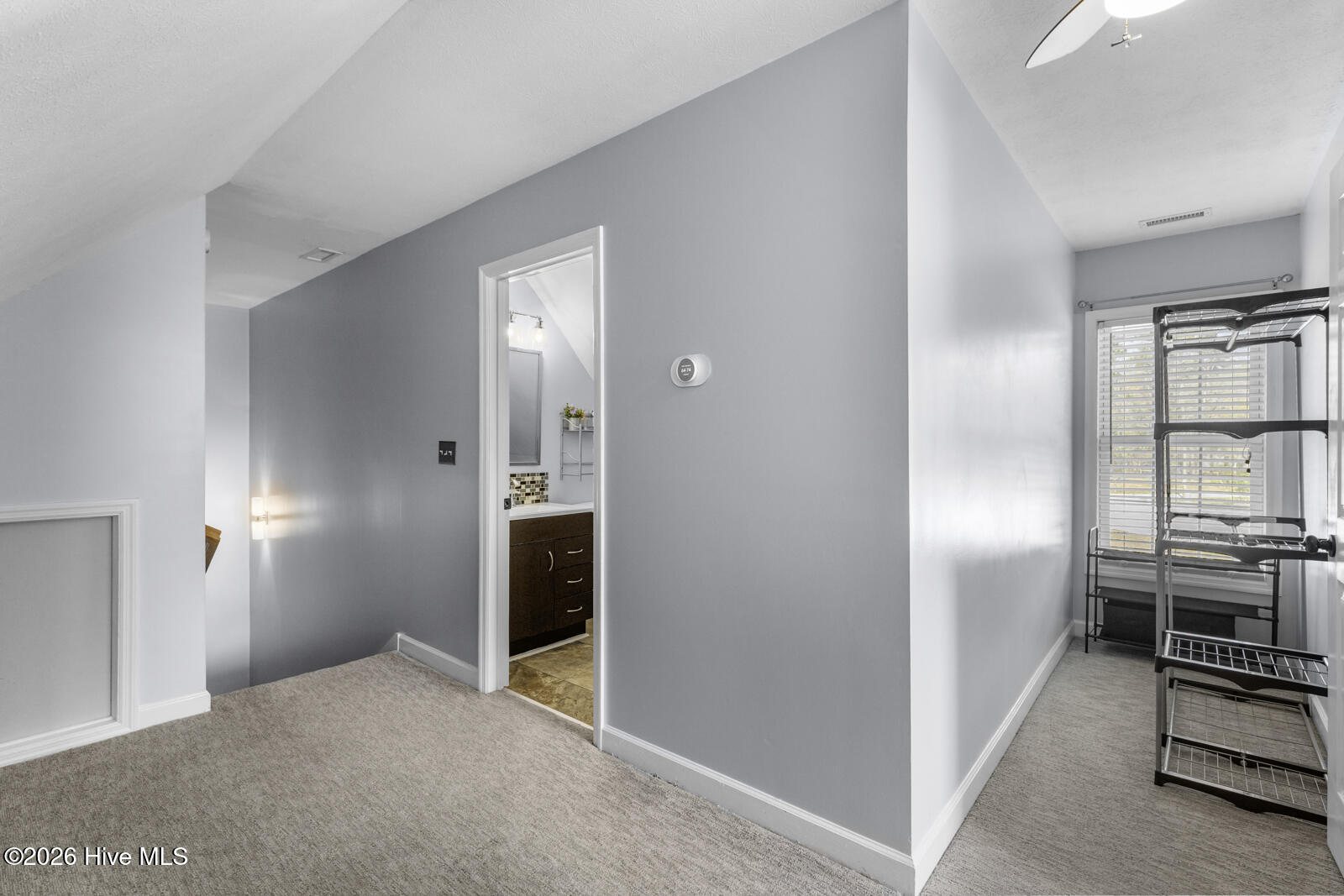 100563110 | Photo 41