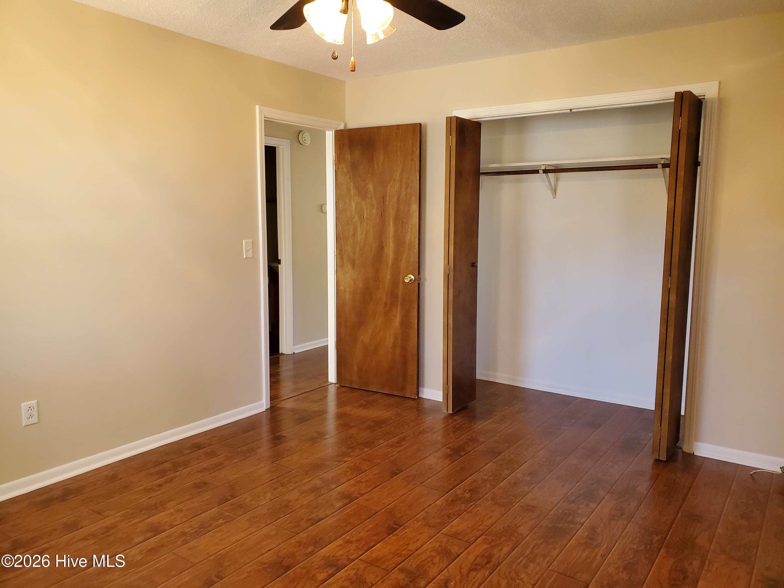 100519337 | Photo 13