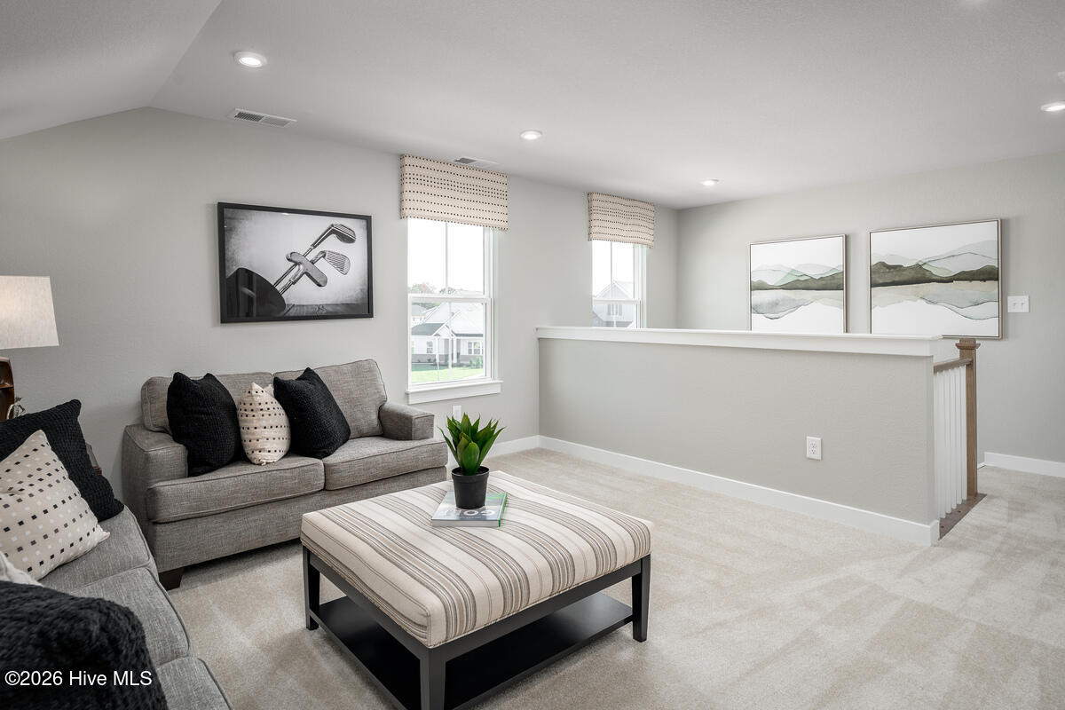 100558347 | Photo 13