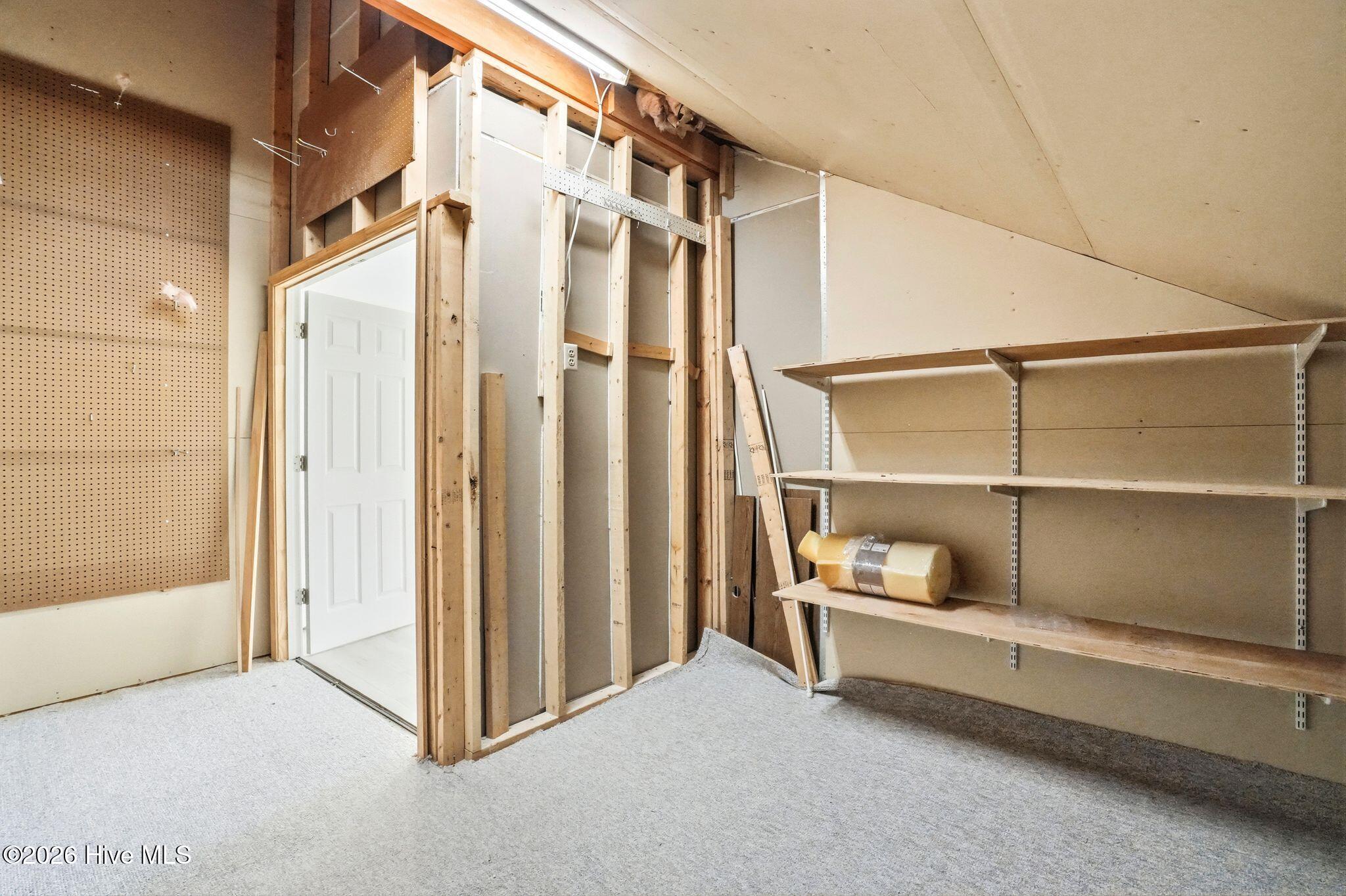 100563594 | Photo 53