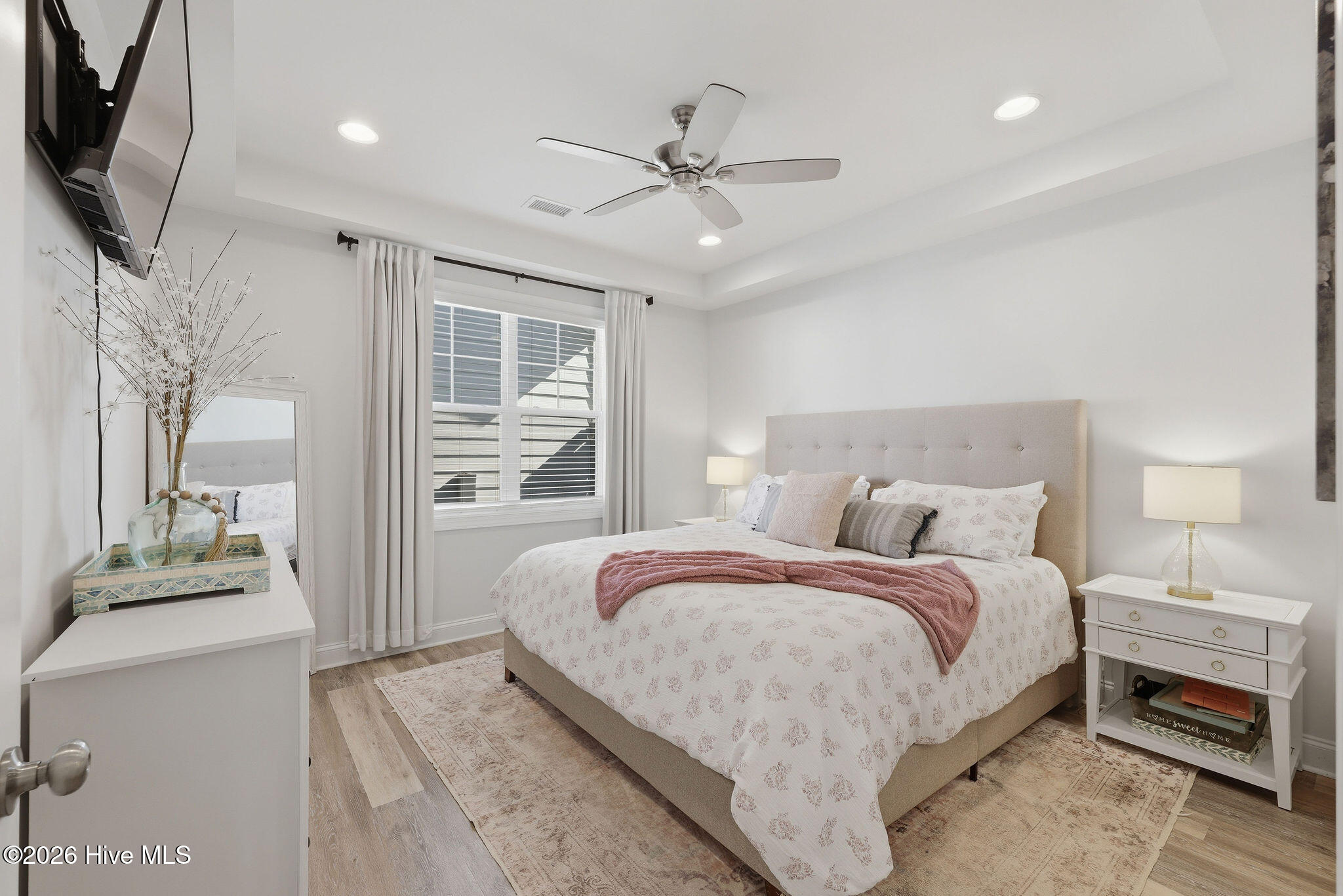 100561271 | Photo 15