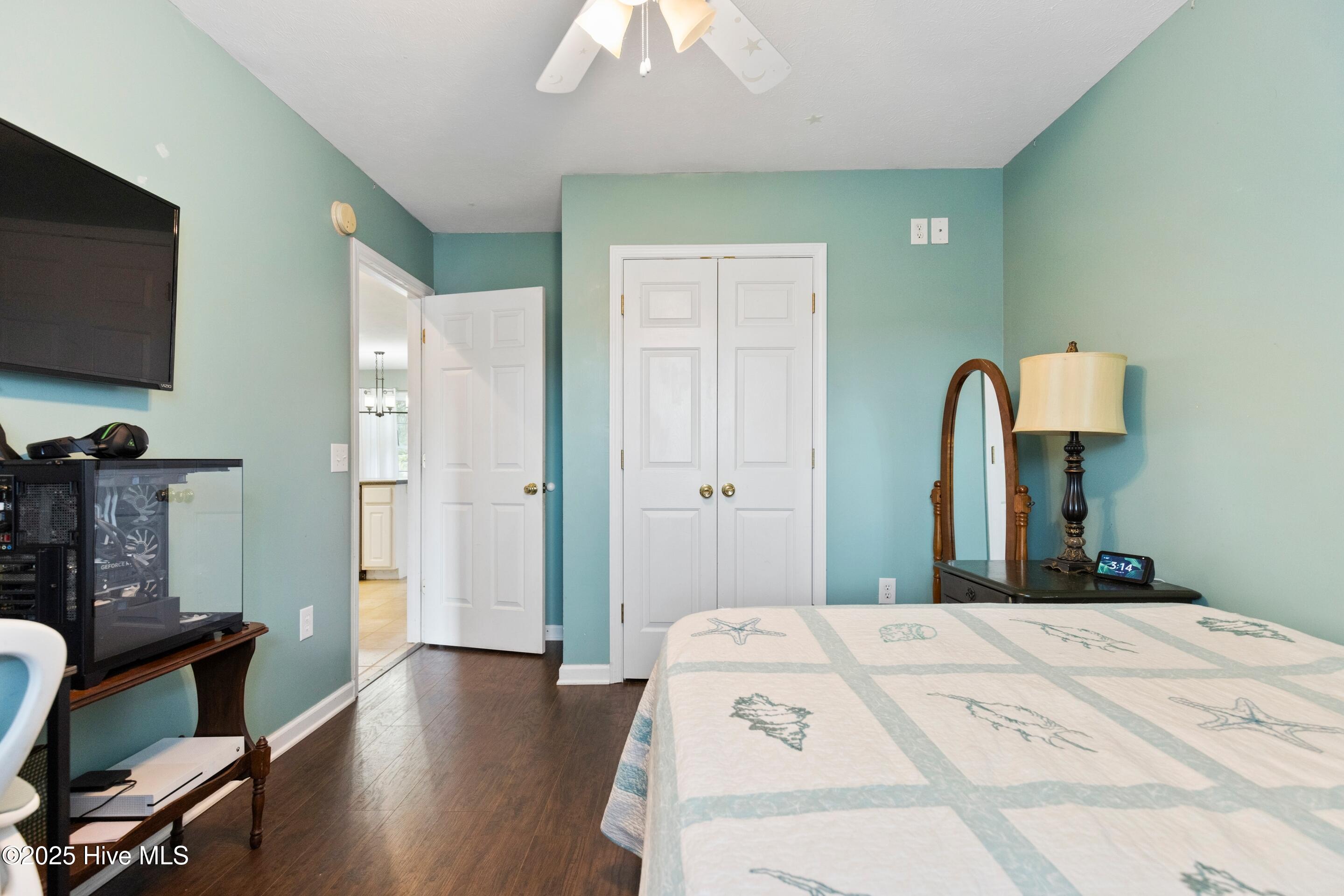 100519880 | Photo 26