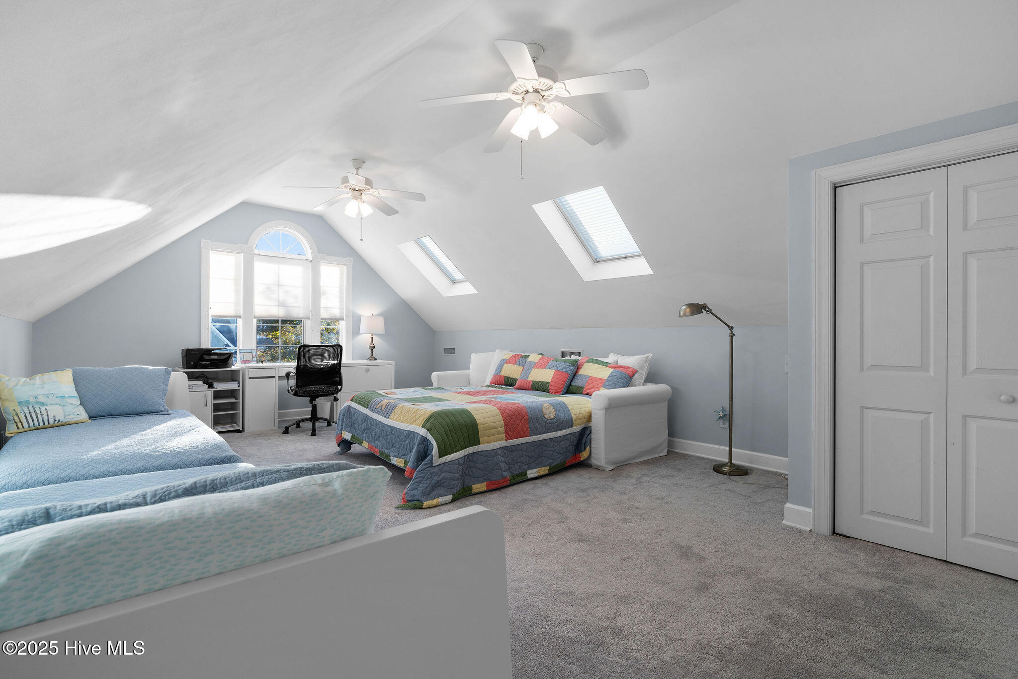 100543400 | Photo 56