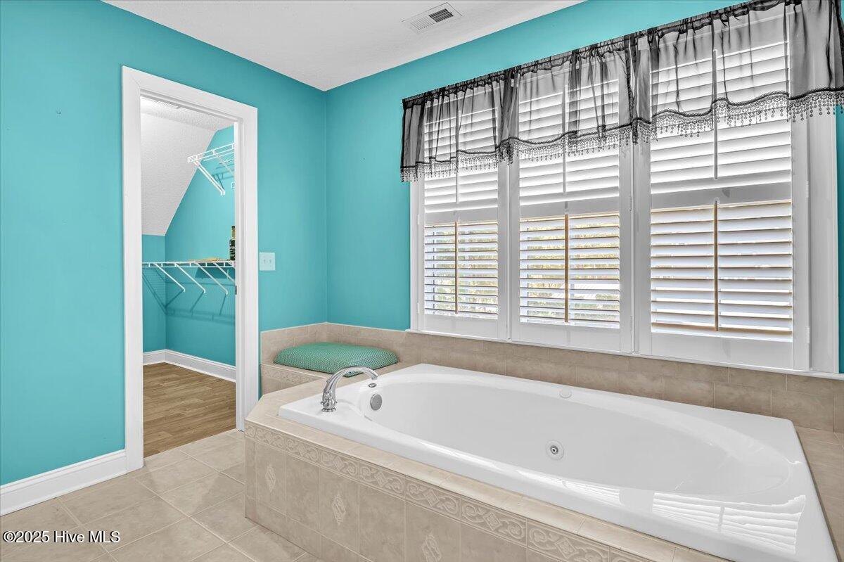 100536195 | Photo 58