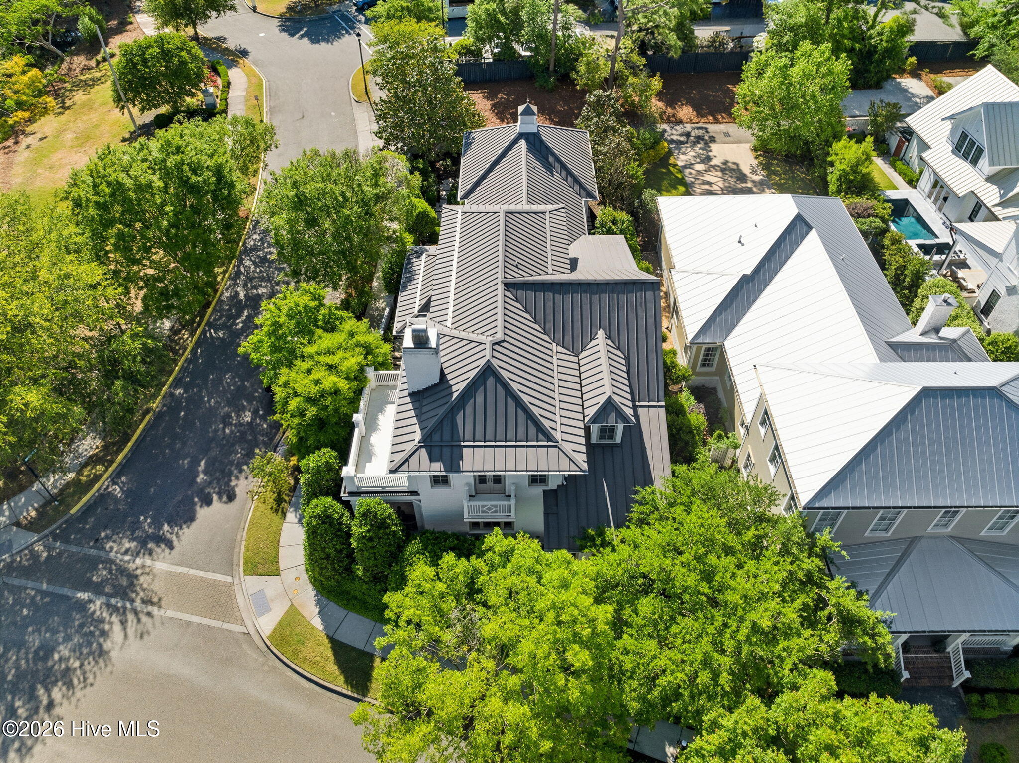 100570583 | Photo 77