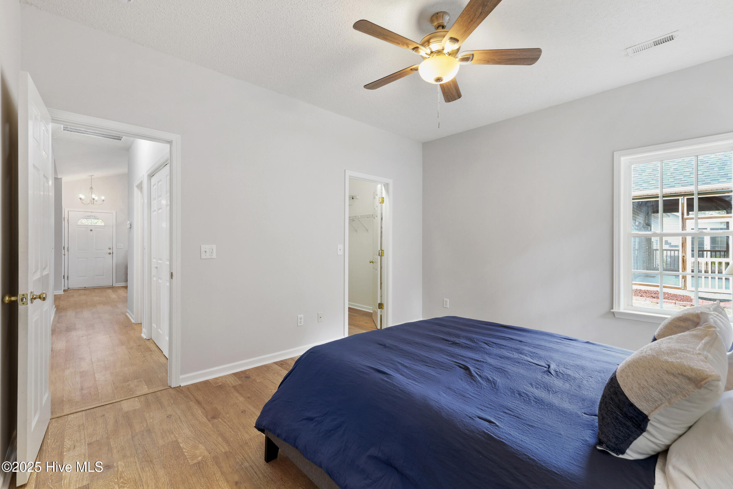 100533187 | Photo 16