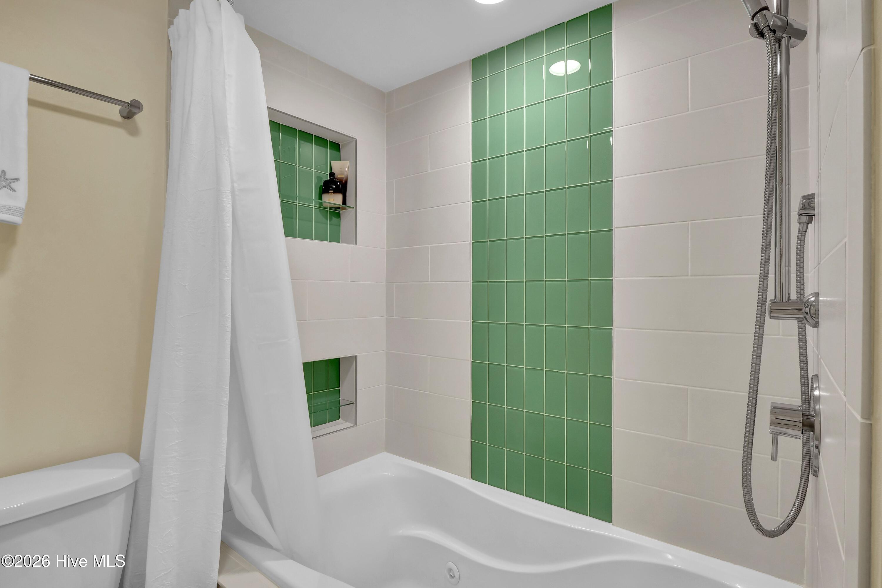 100559794 | Photo 29