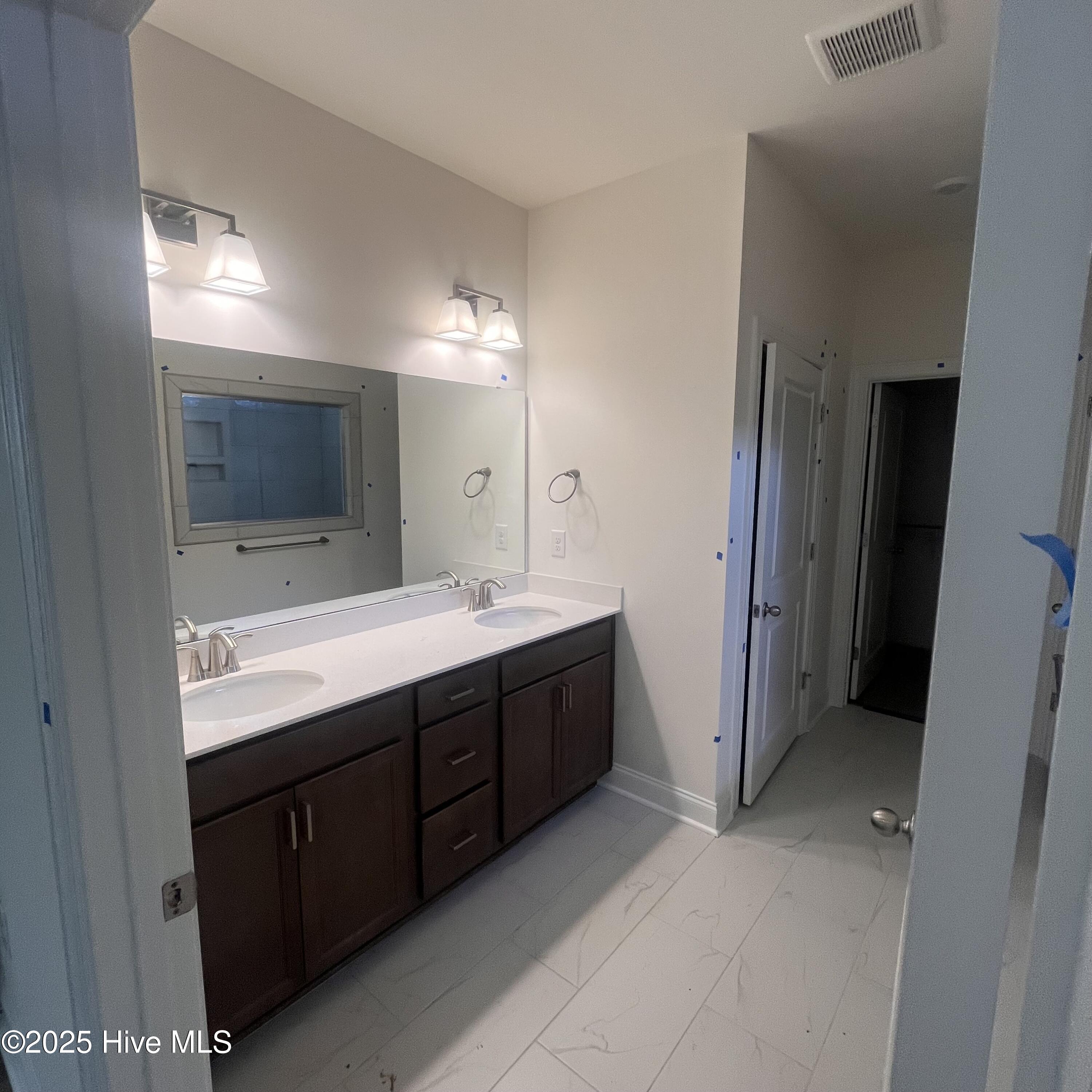 100517298 | Photo 17