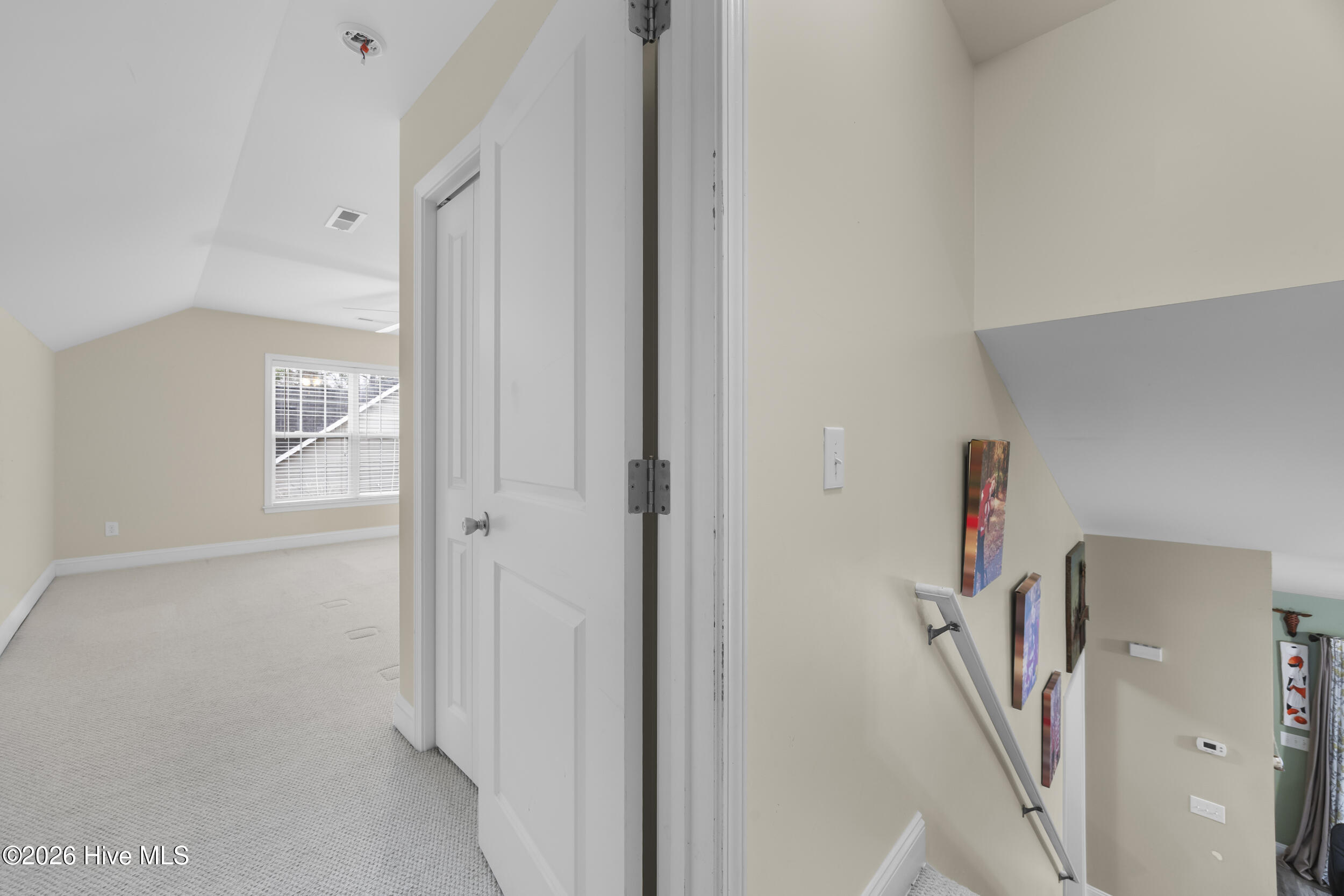 100549388 | Photo 25