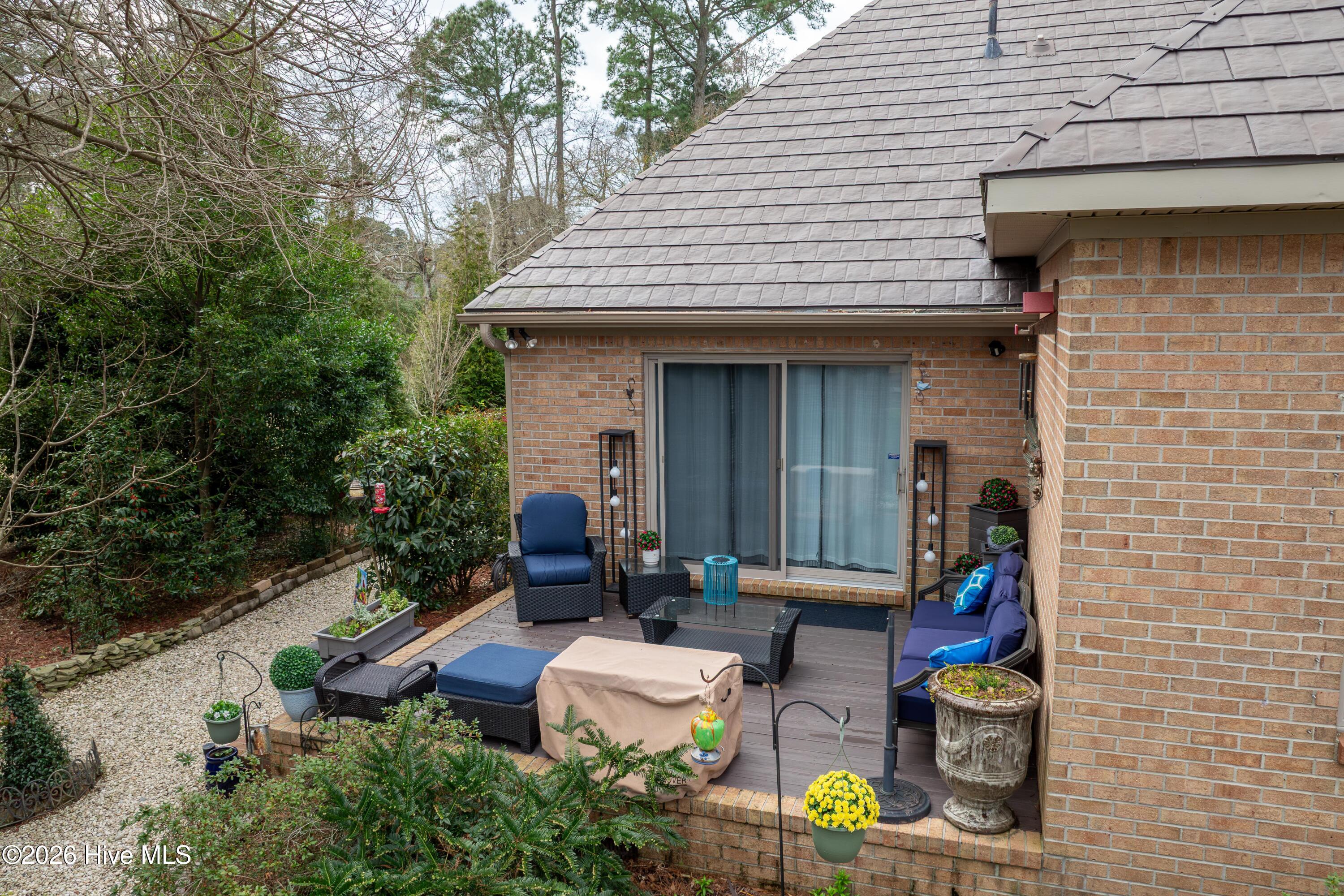 100559840 | Photo 47