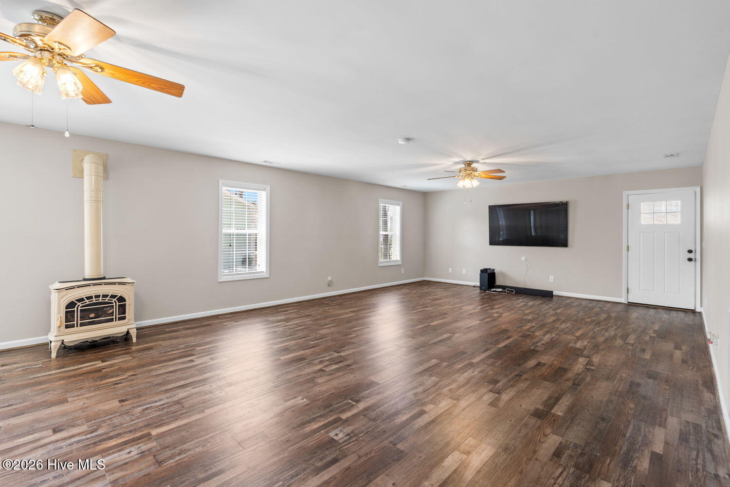 100565093 | Photo 33