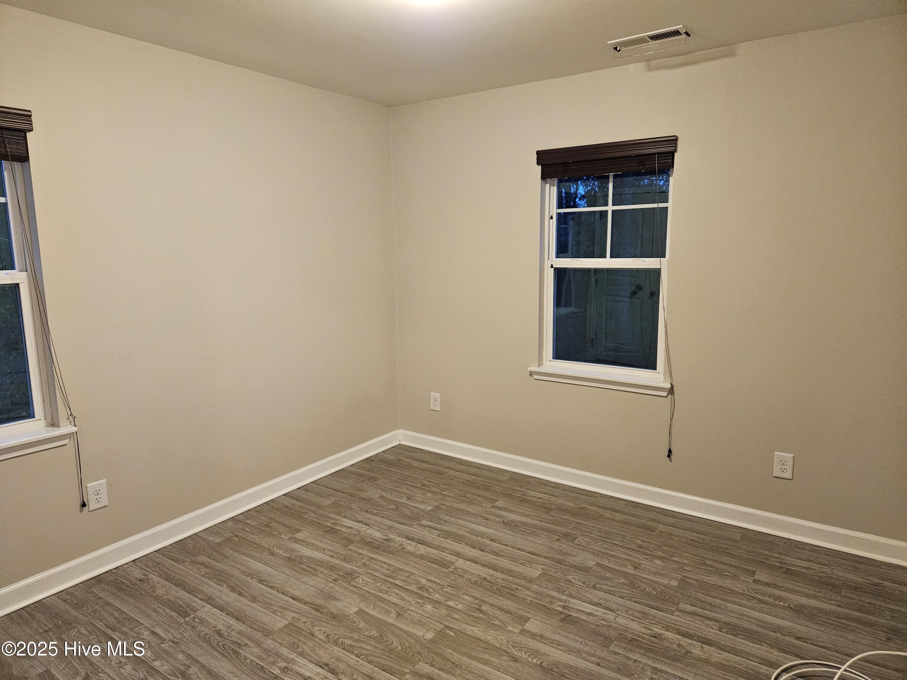 100539079 | Photo 22