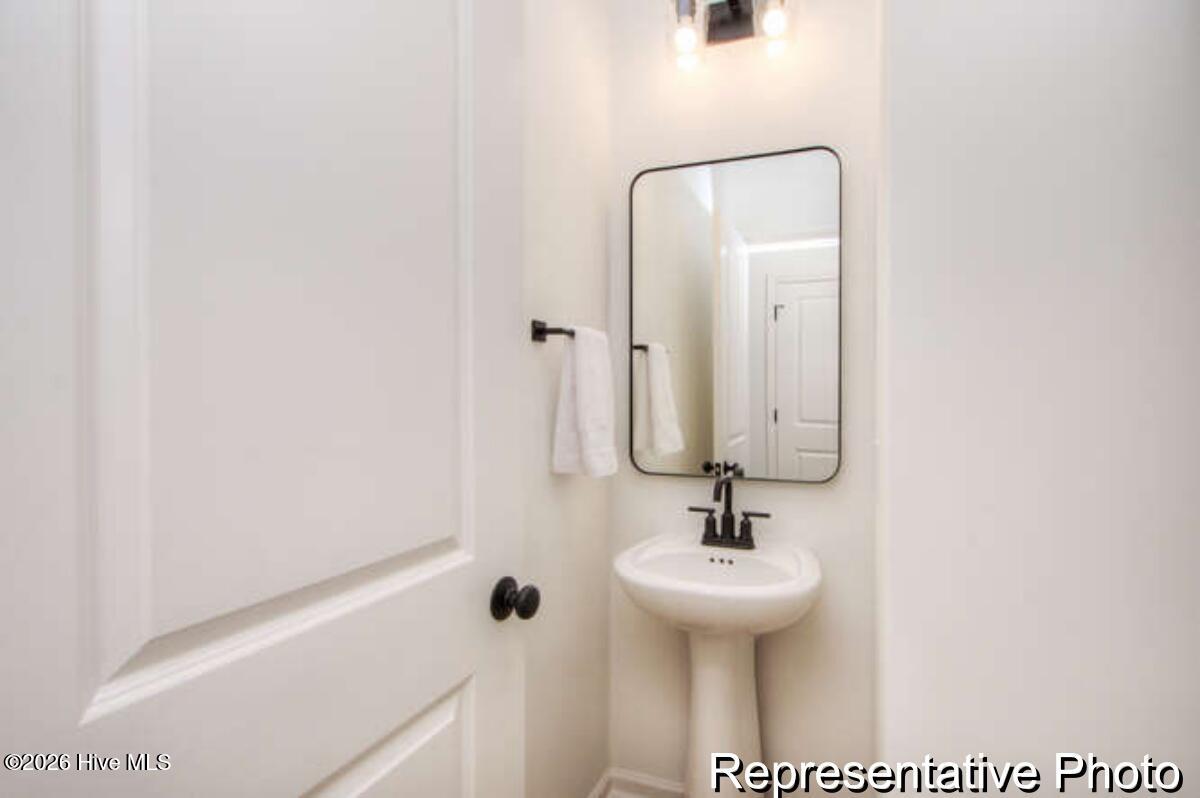 100558082 | Photo 15