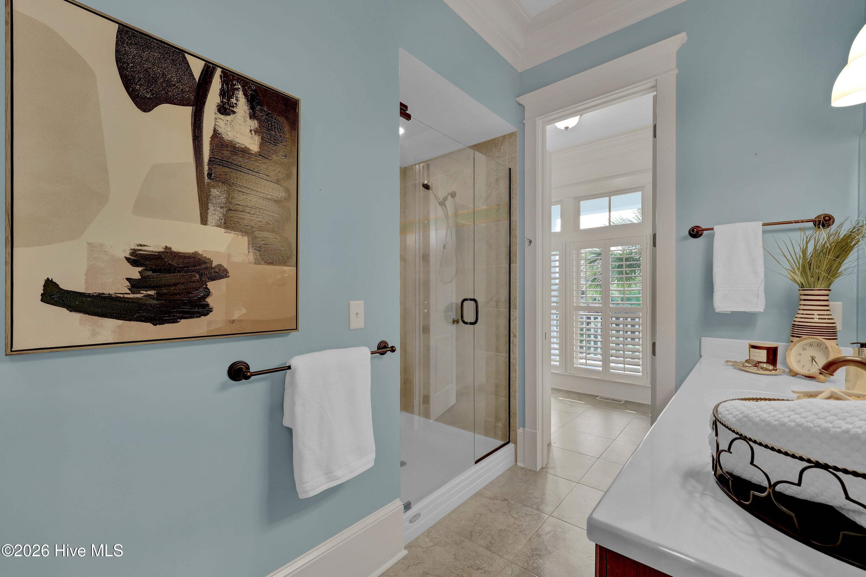 100569484 | Photo 48