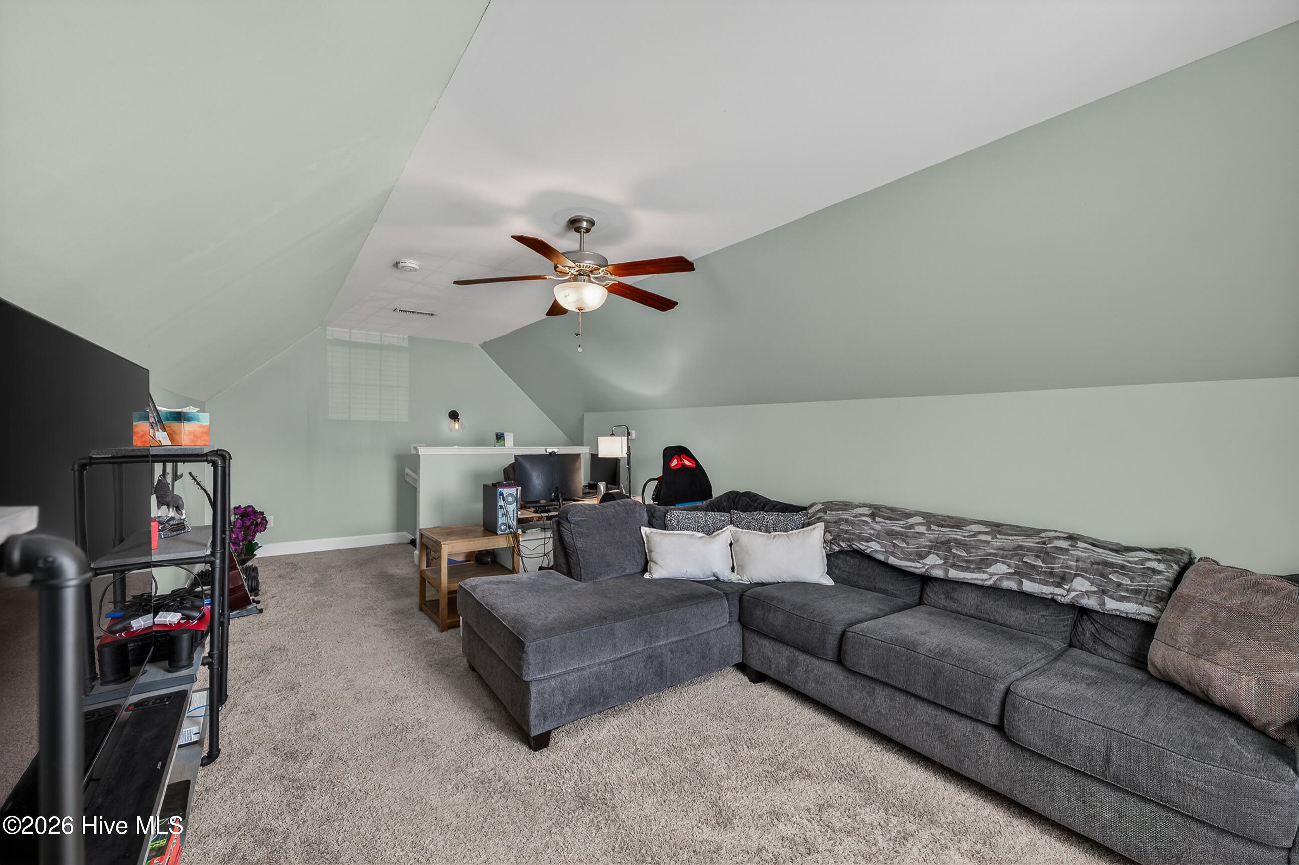 100567019 | Photo 36