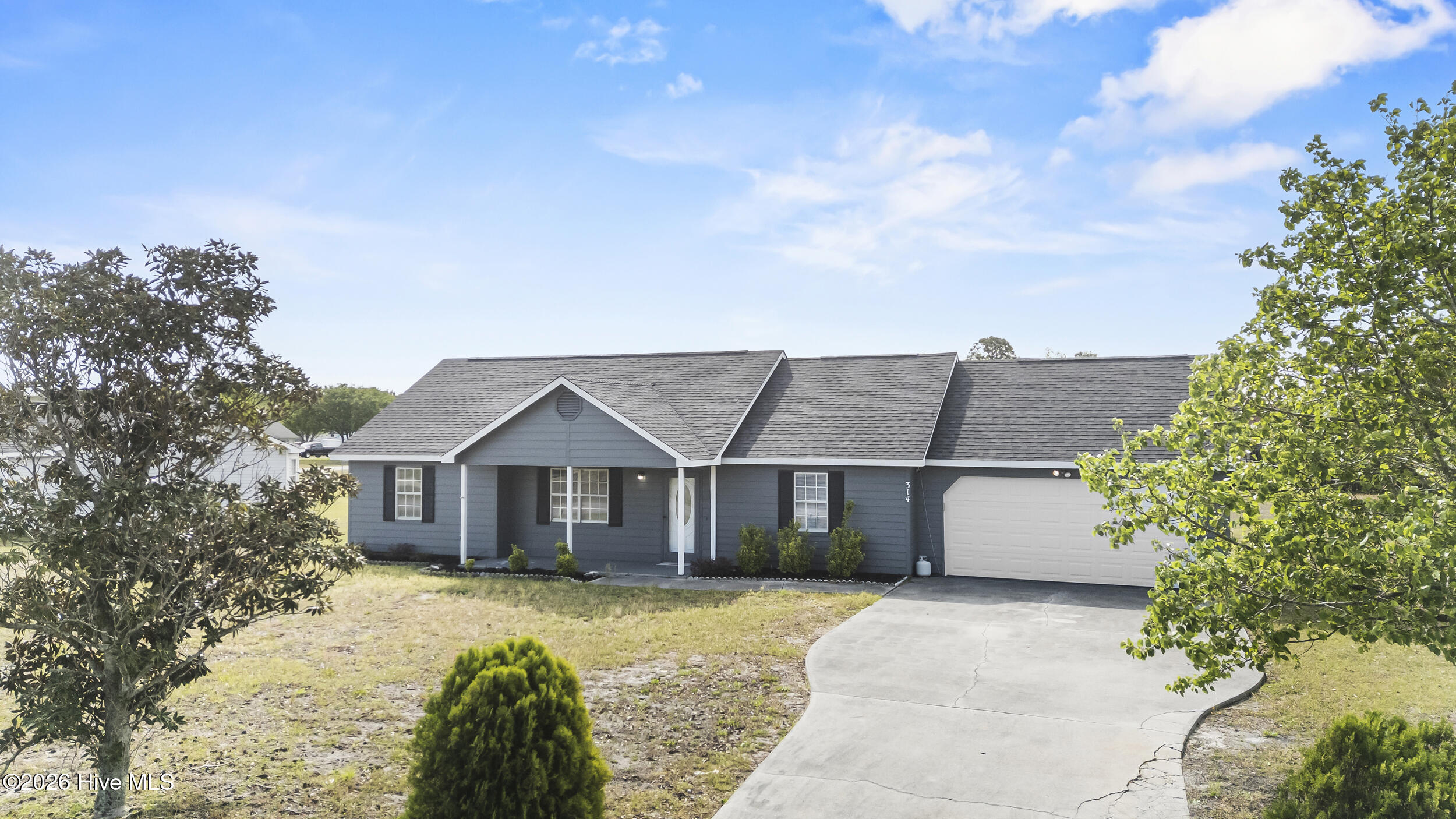 100566189 | Photo 43