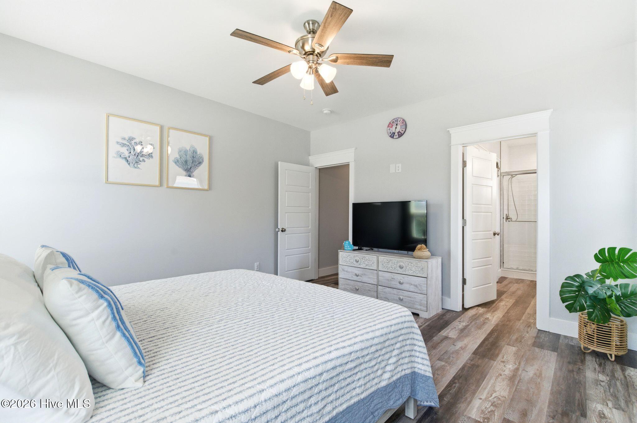 100570659 | Photo 22