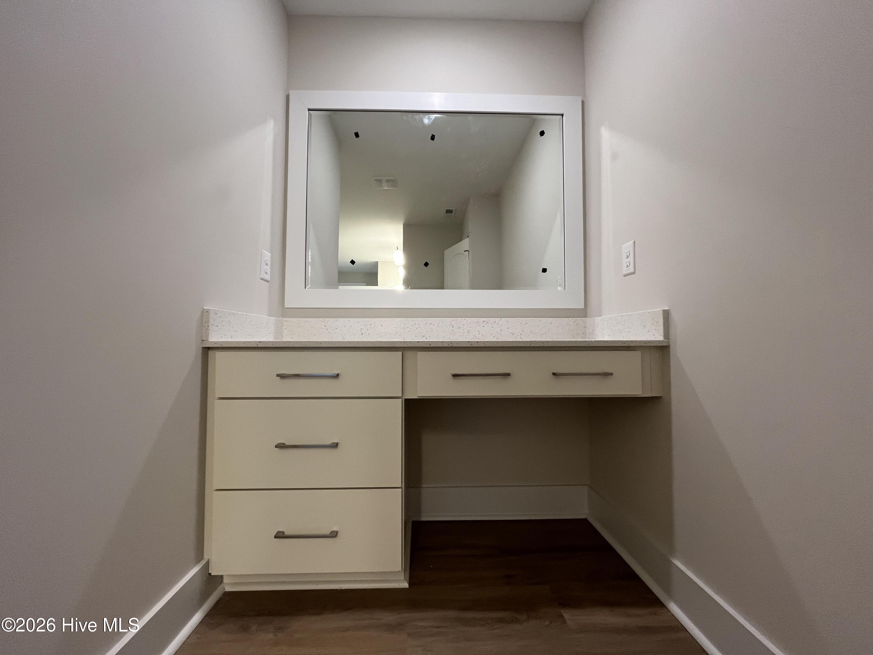 100544974 | Photo 28