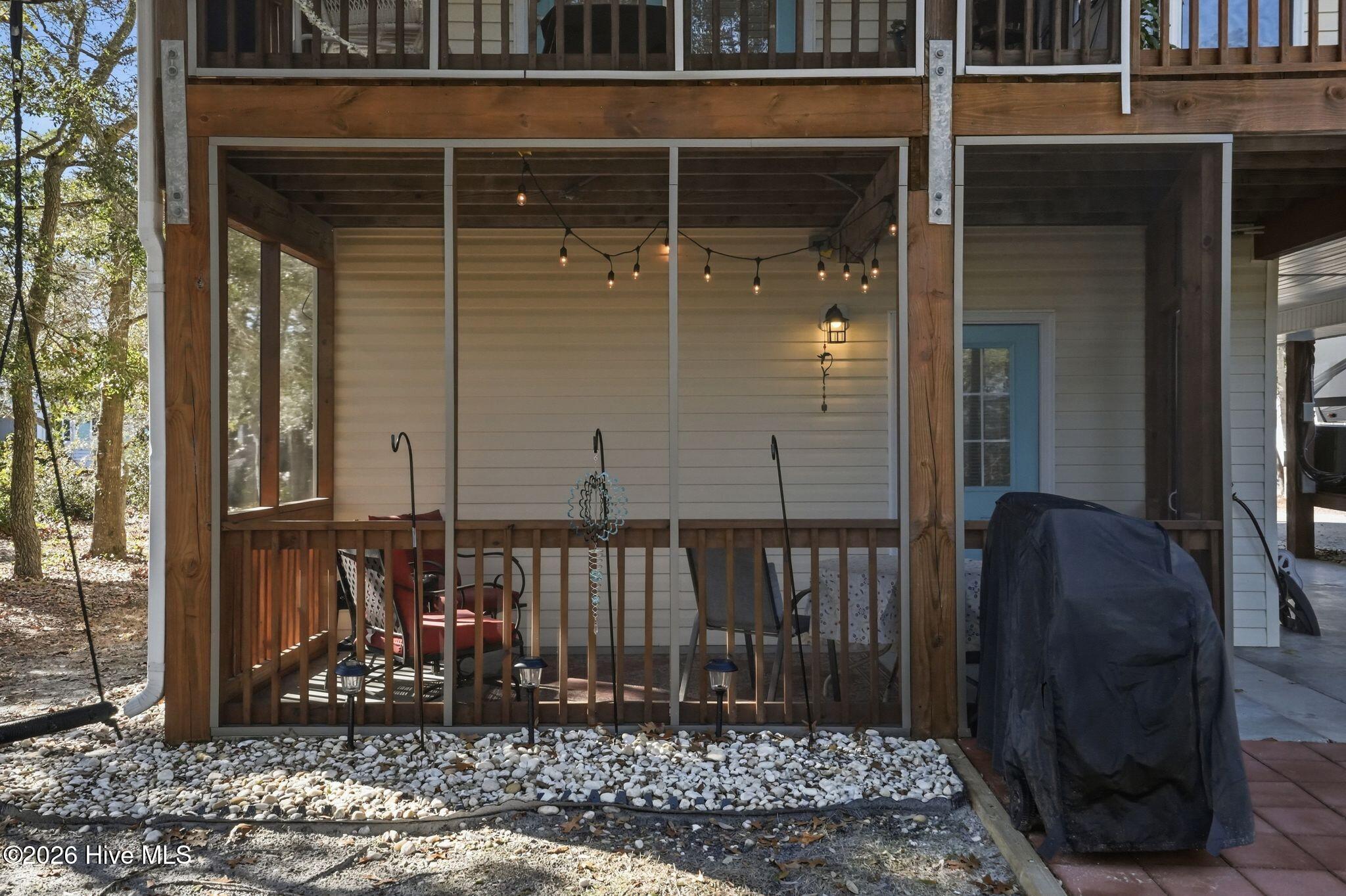 100555111 | Photo 33