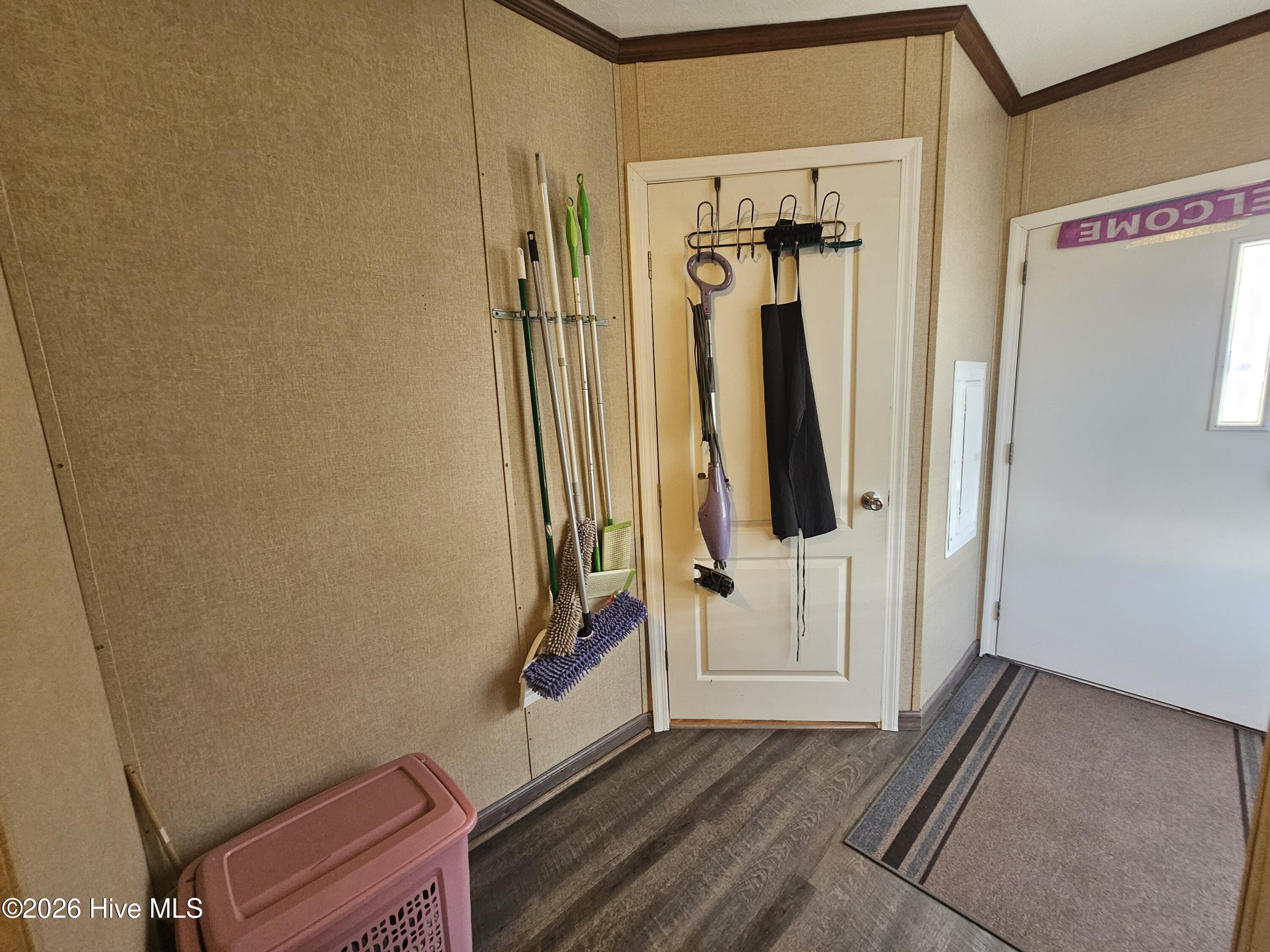 100557730 | Photo 15