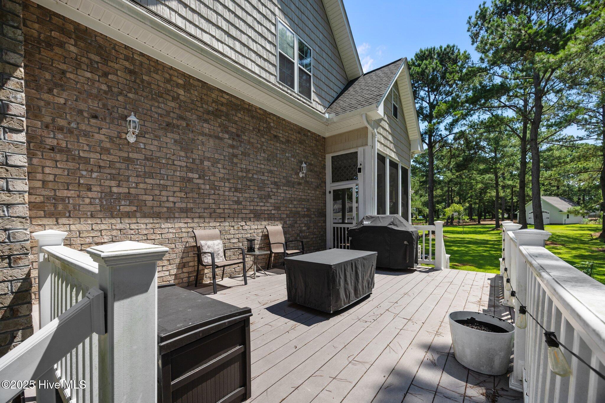 100516018 | Photo 52