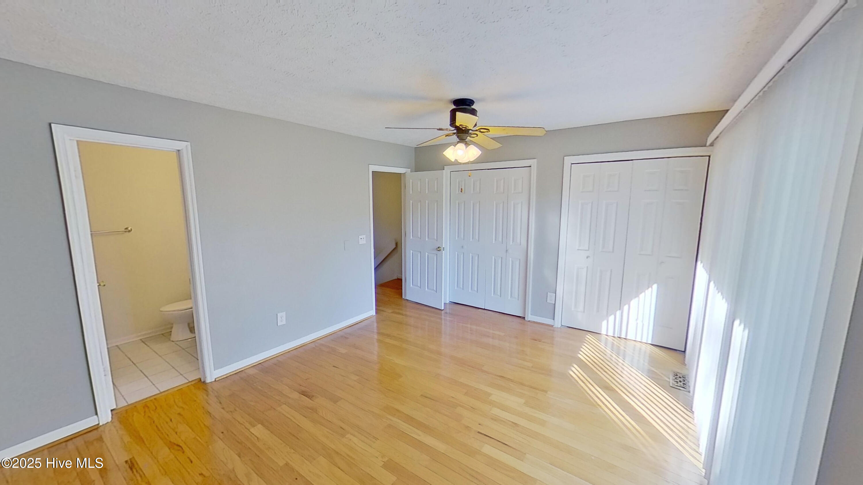 100540649 | Photo 23