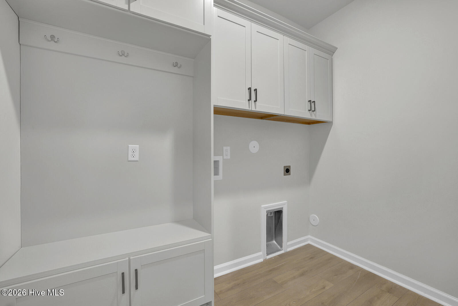 100538146 | Photo 11