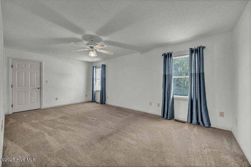 100526999 | Photo 30