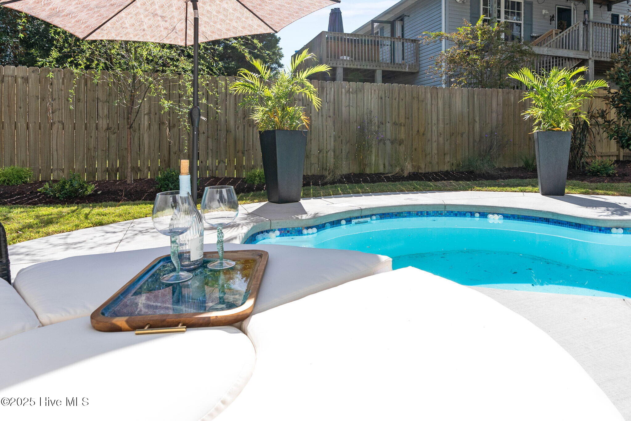 100516902 | Photo 95