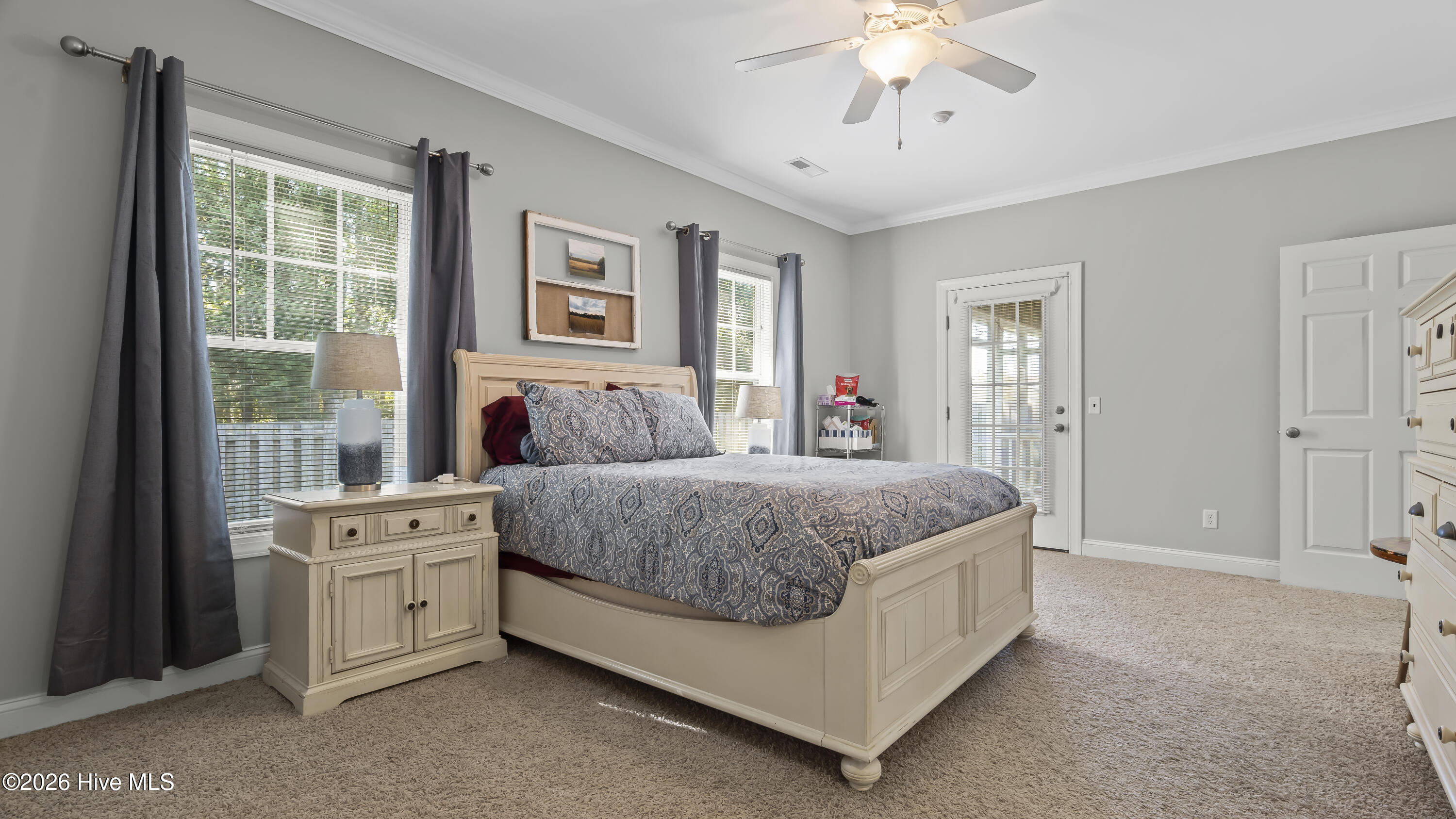 100566448 | Photo 24