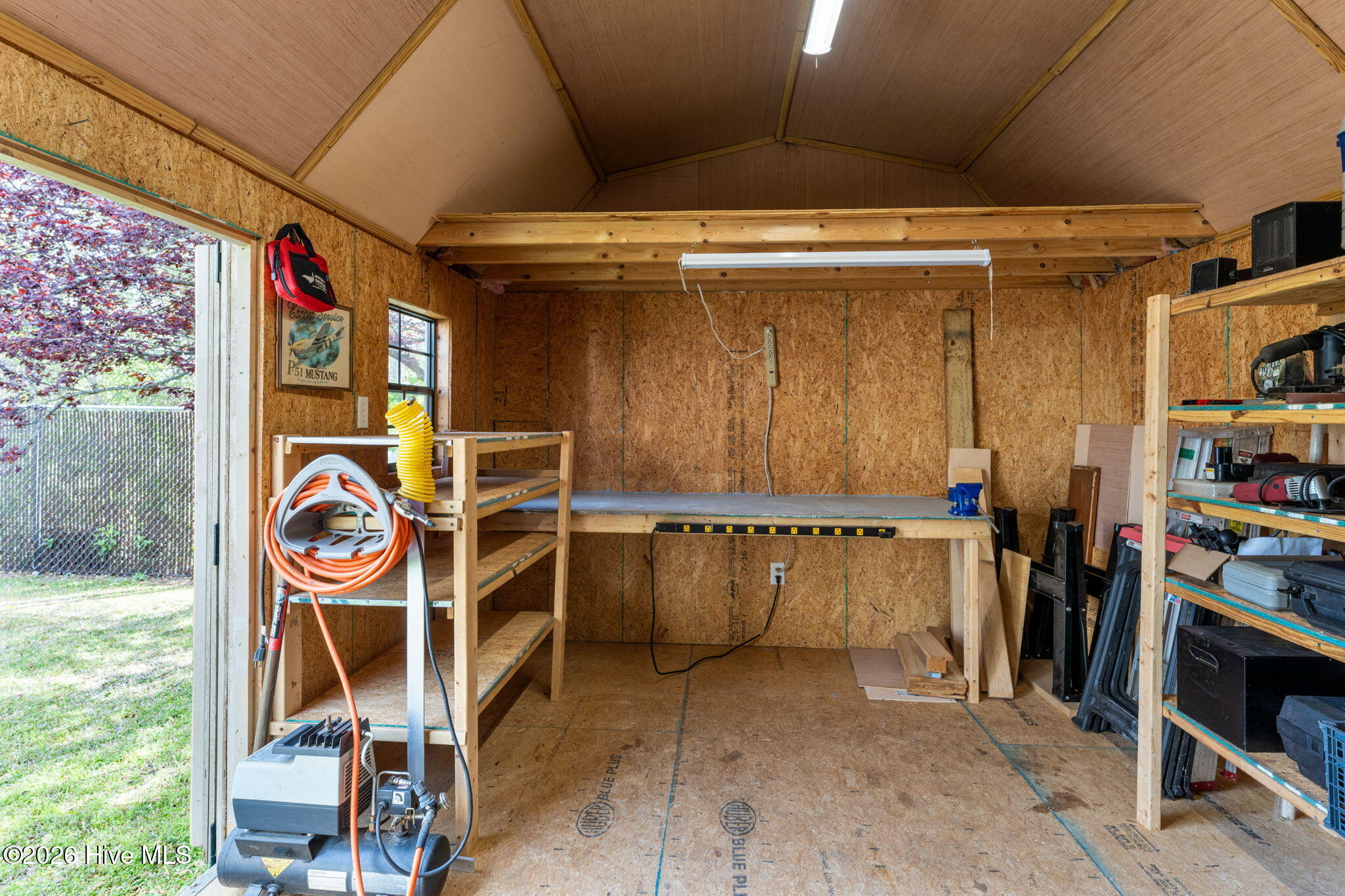 100564241 | Photo 48