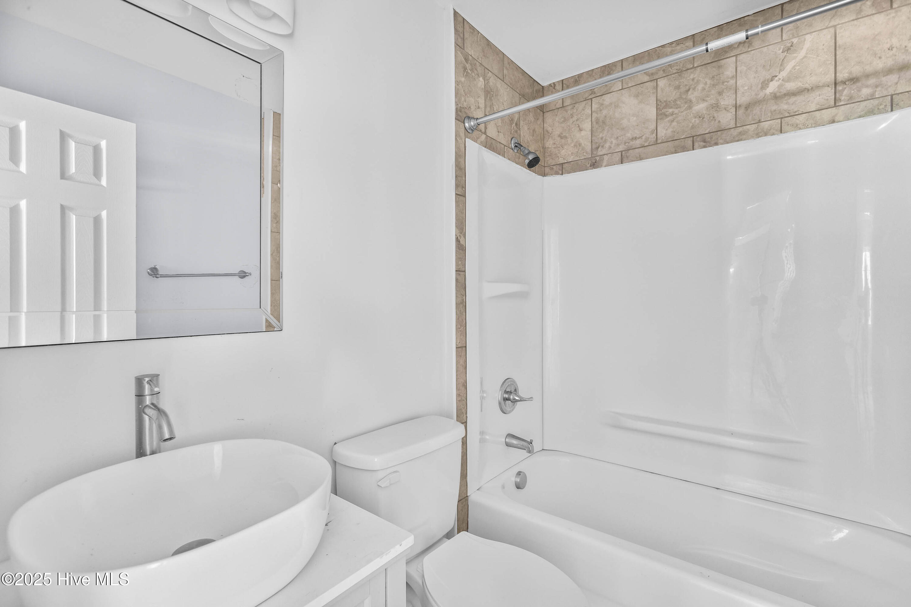 100524950 | Photo 19