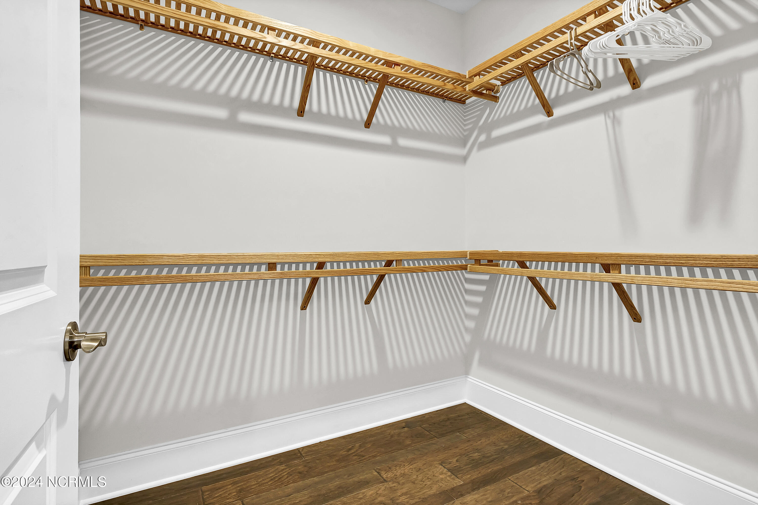 100565590 | Photo 19