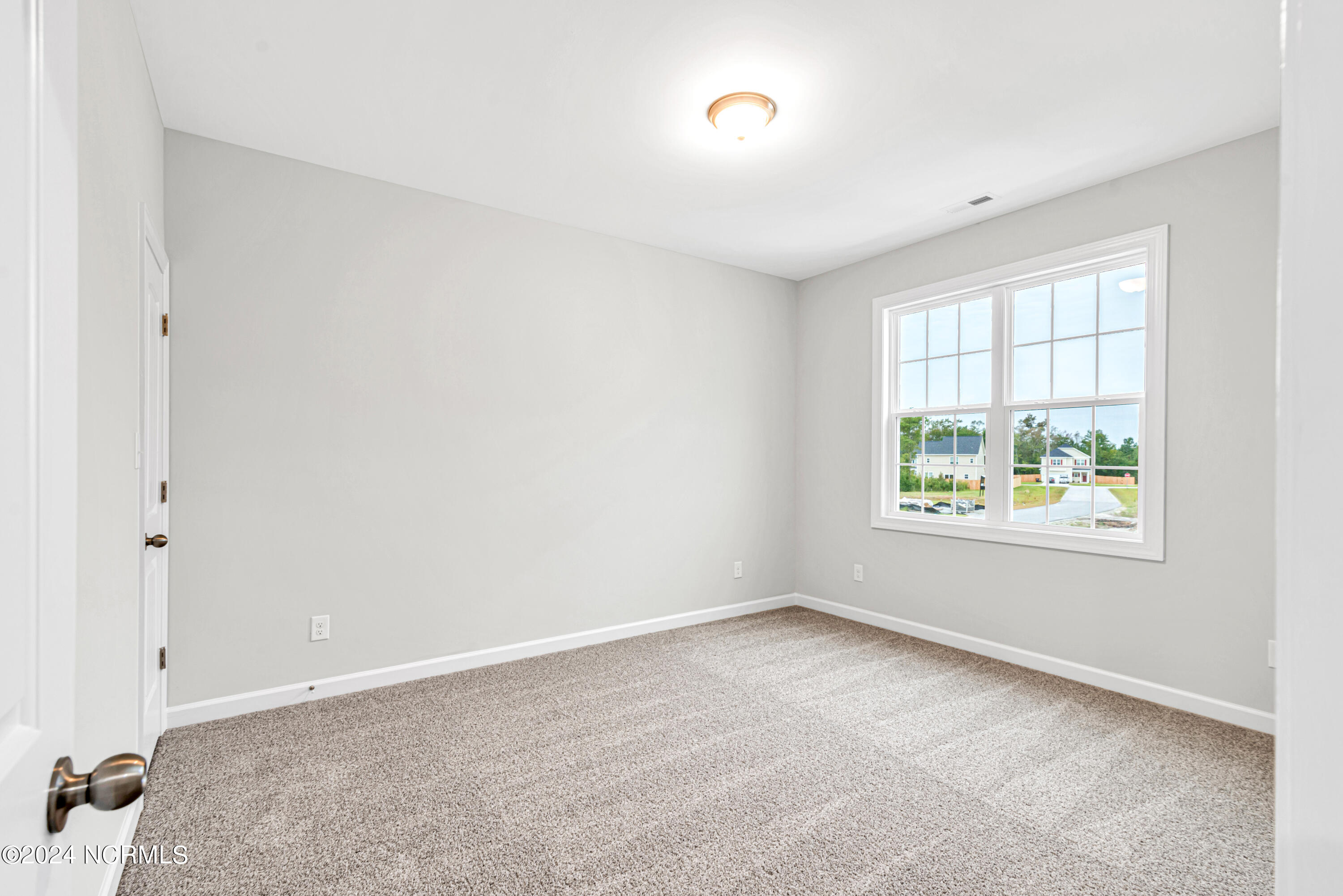 100563429 | Photo 37