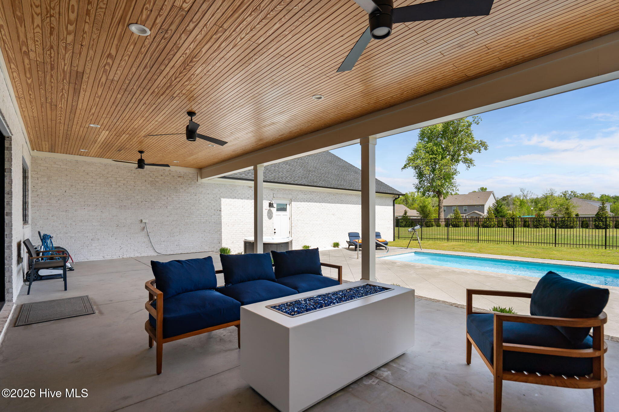 100566934 | Photo 67