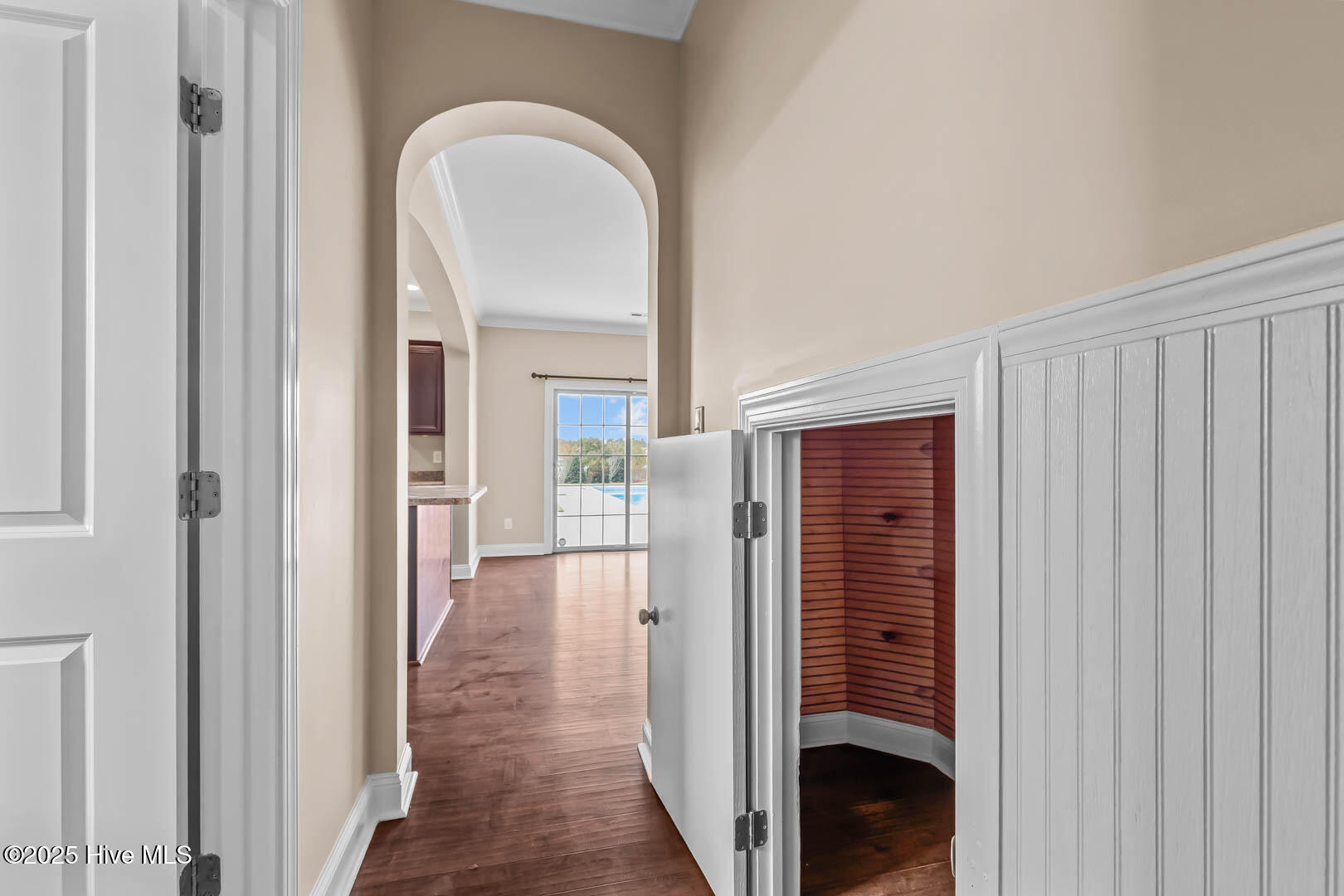 100532827 | Photo 27